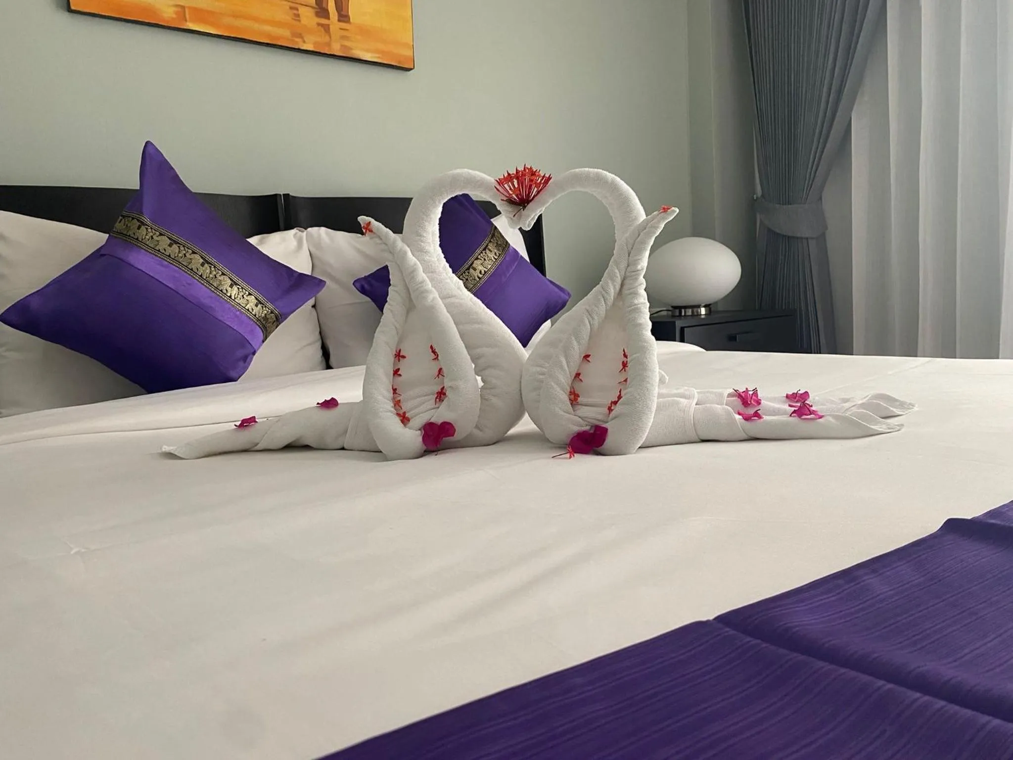 Bed in Aloha Residence