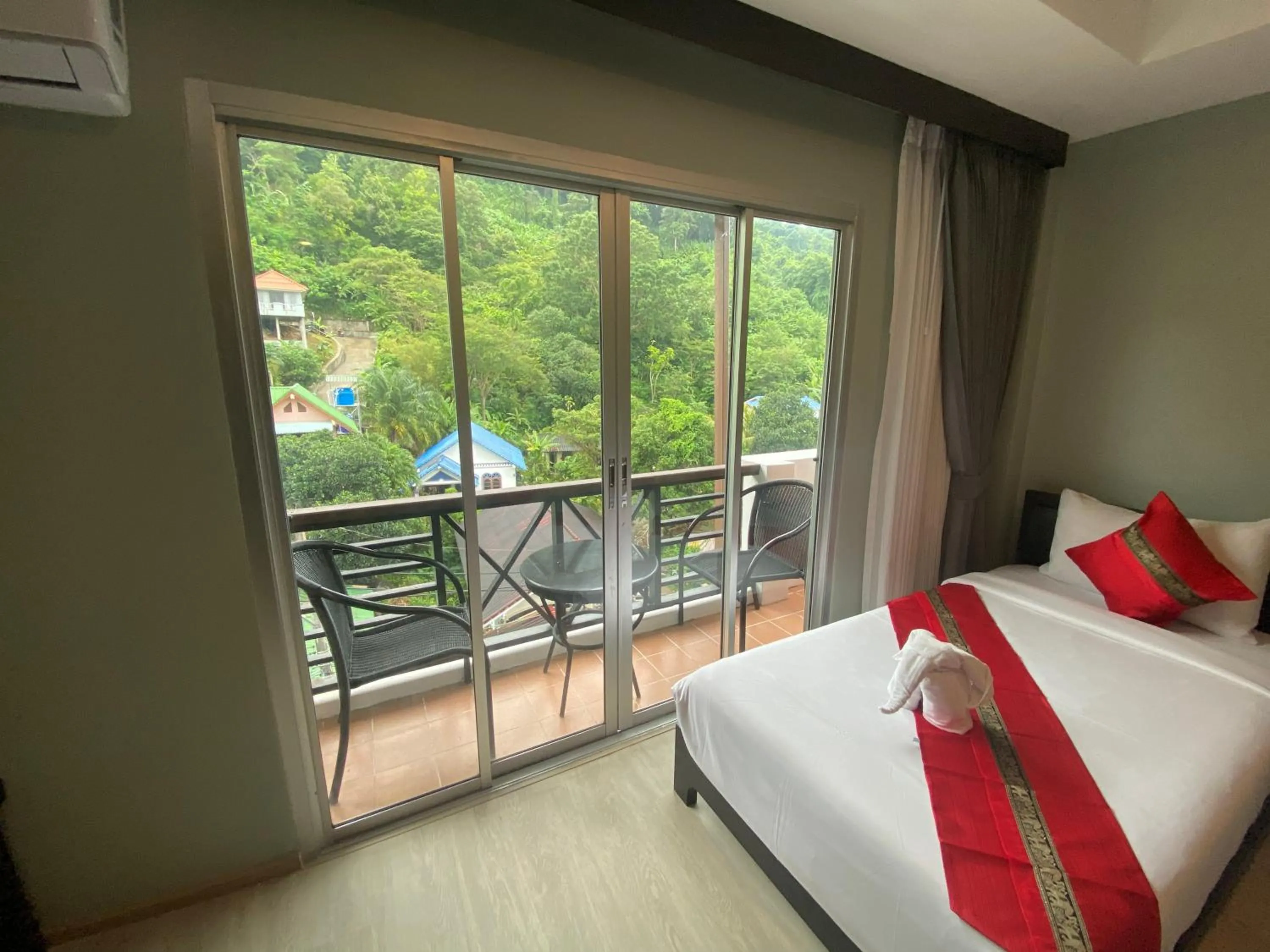 Bed in Aloha Residence