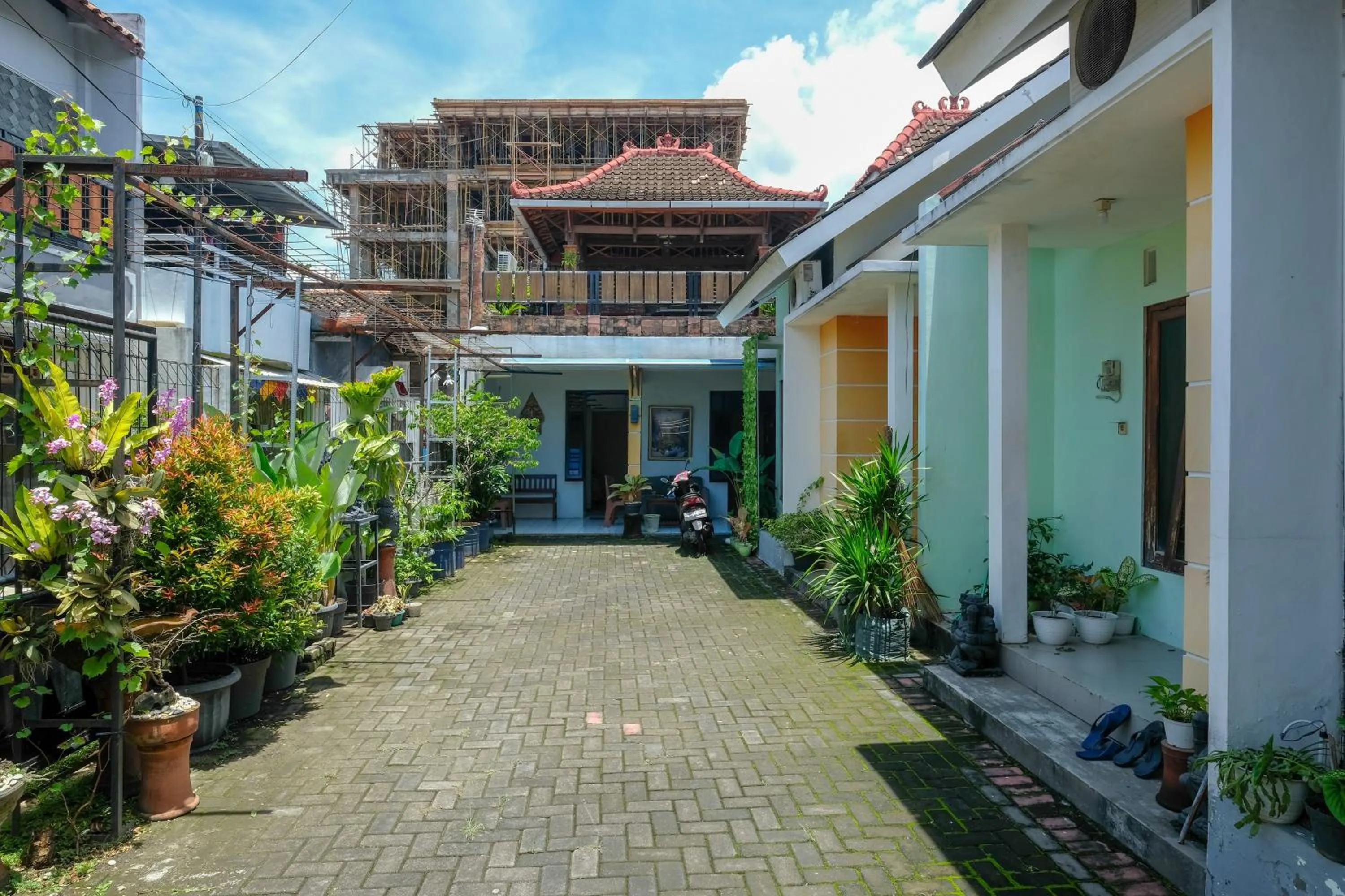 Facade/entrance in OYO 91803 Gita Graha Guest House Syariah
