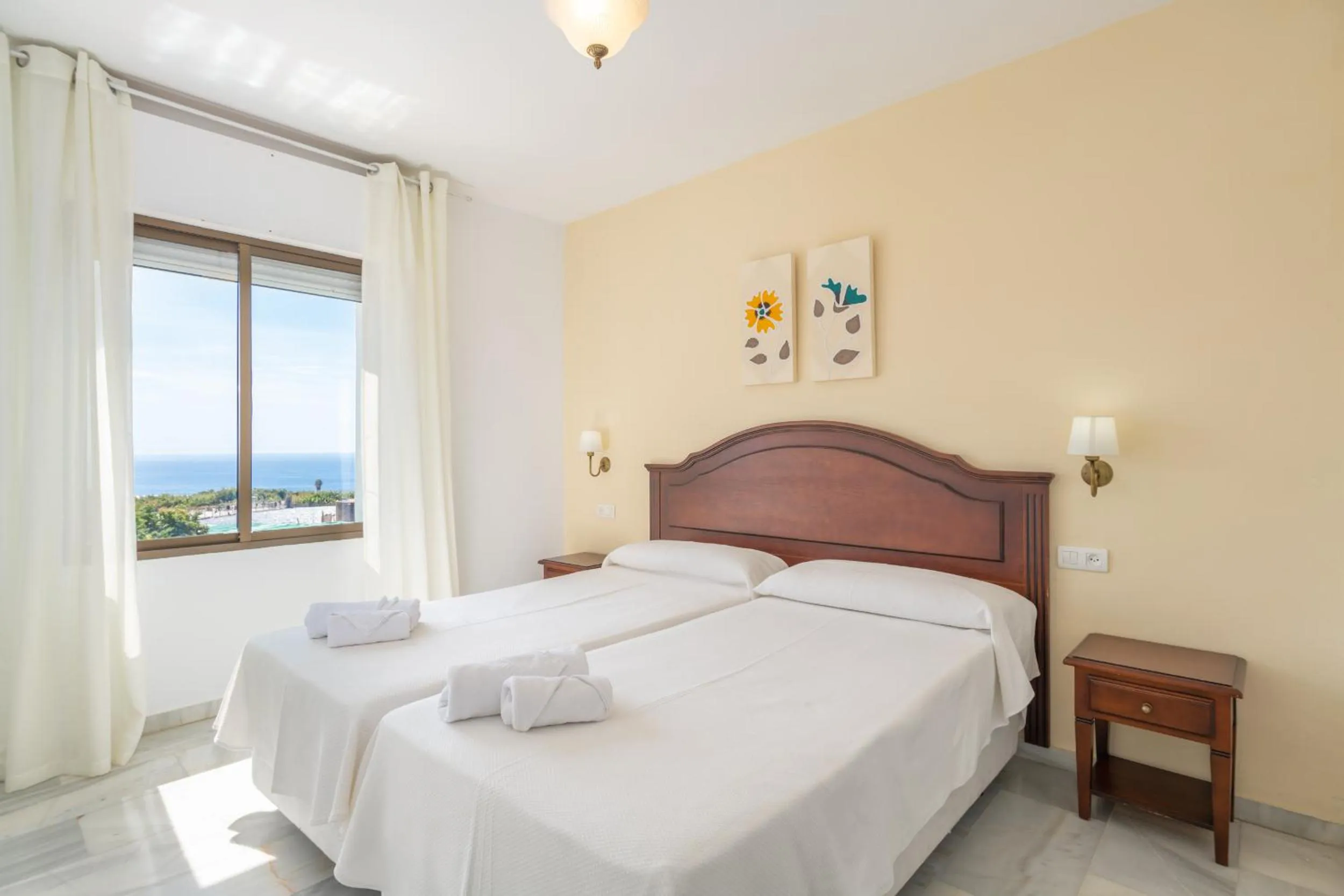 Bedroom, Bed in Apartahotel Playamaro by Dorobe