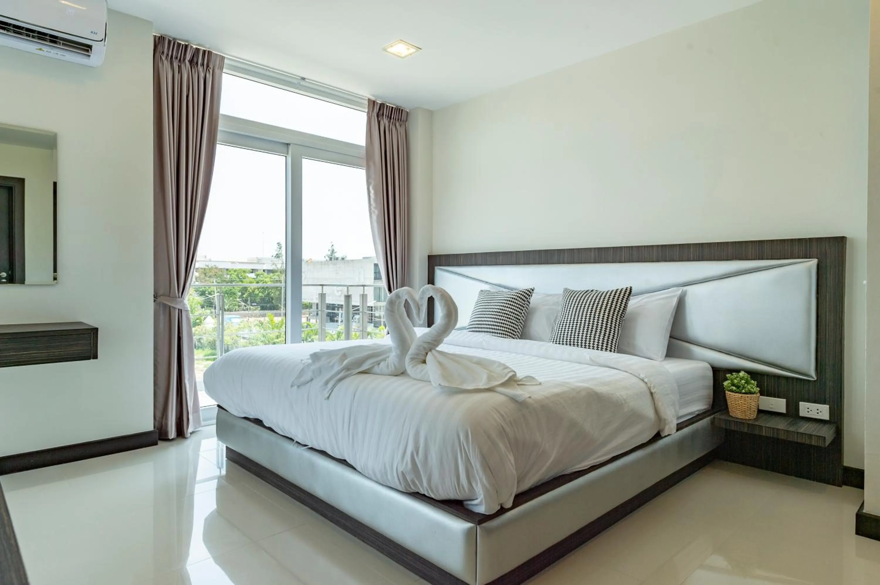 Bed in Luxury Pool Villa at Golden Sea Hua Hin