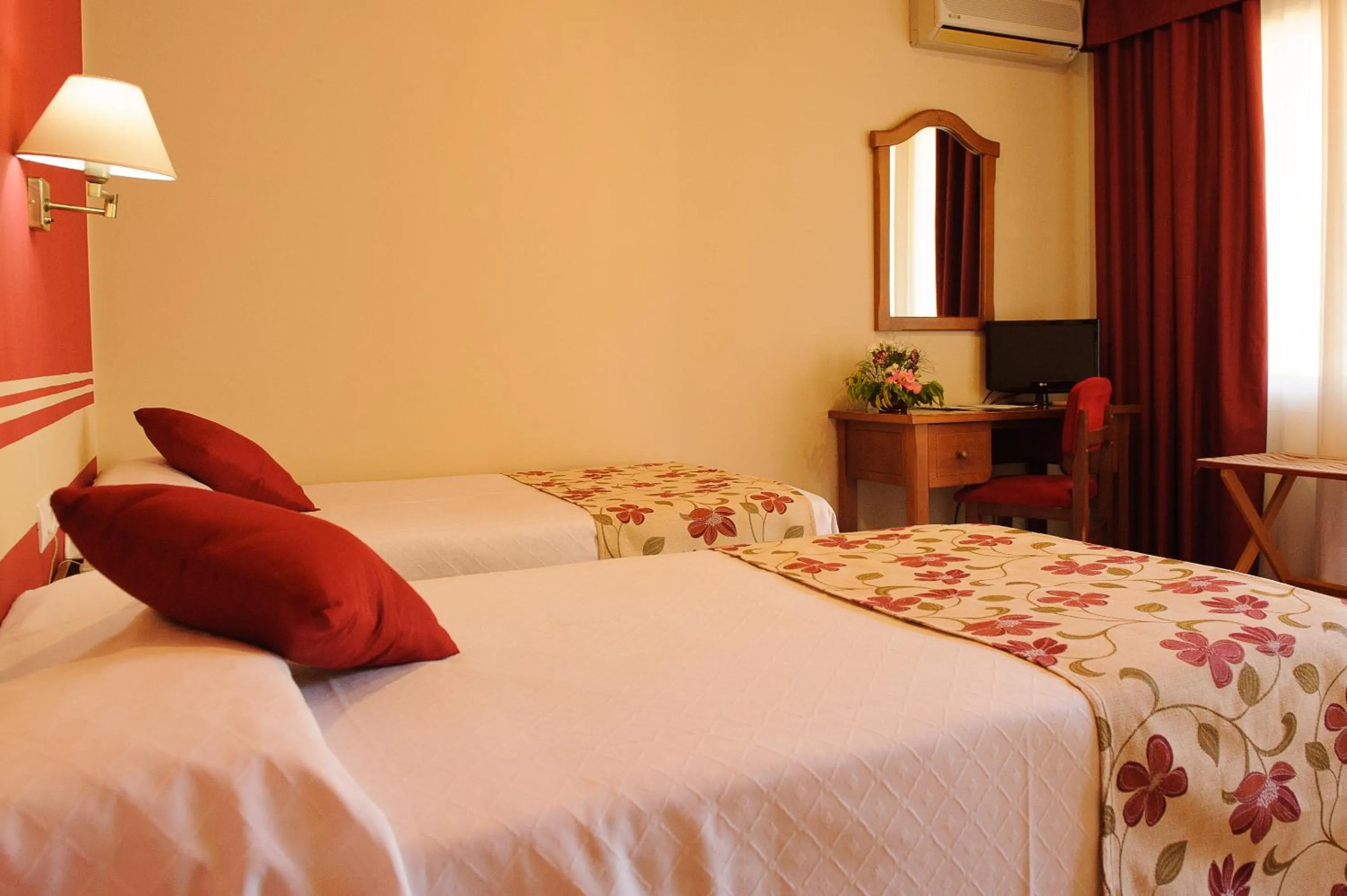 Photo of the whole room, Bed in Hotel Dunas Puerto