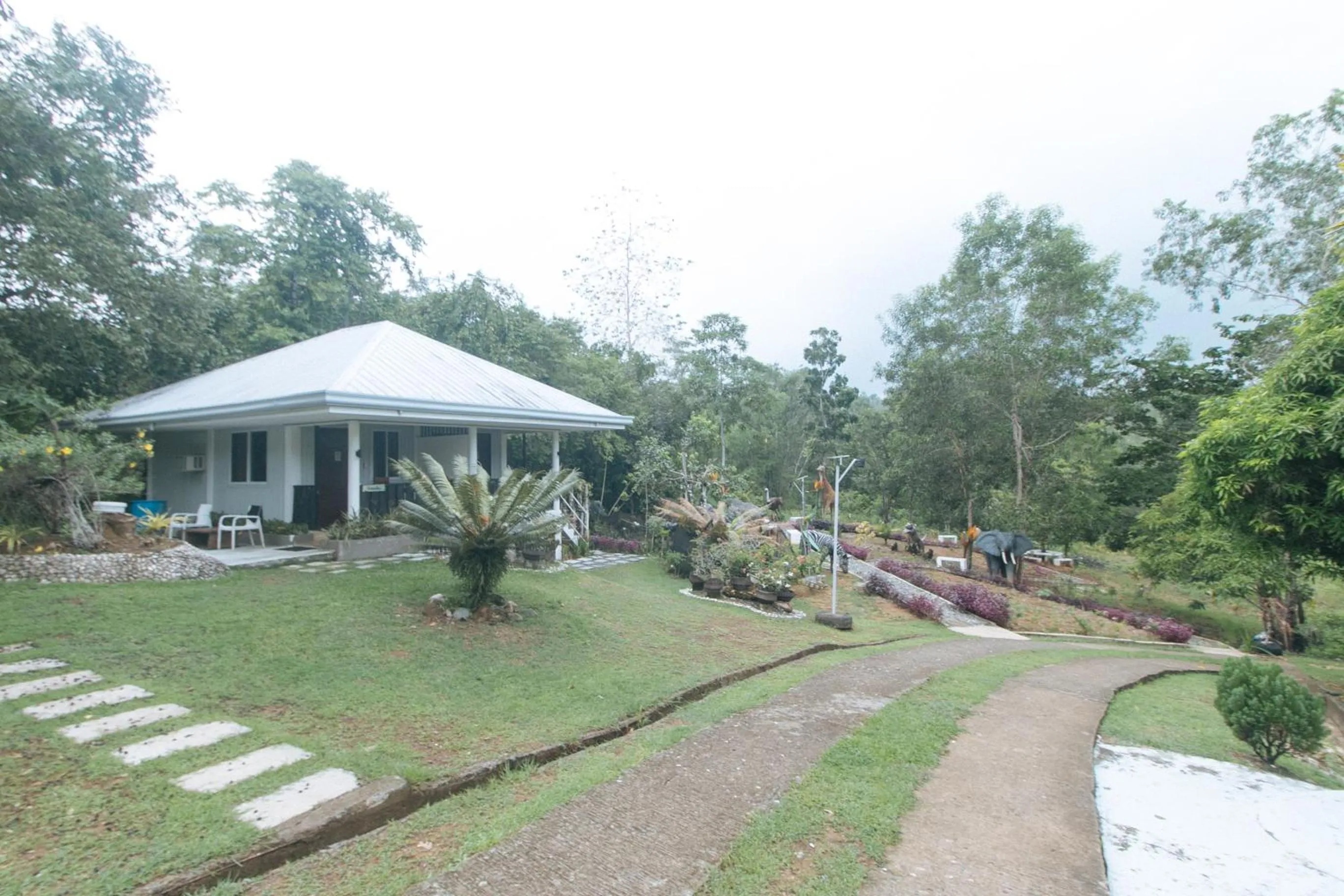 Property building in RedDoorz @ Marceily Point Resort Guimaras