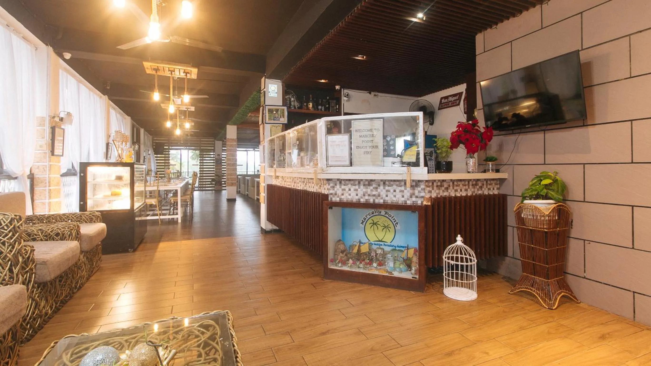 Lobby or reception in RedDoorz @ Marceily Point Resort Guimaras