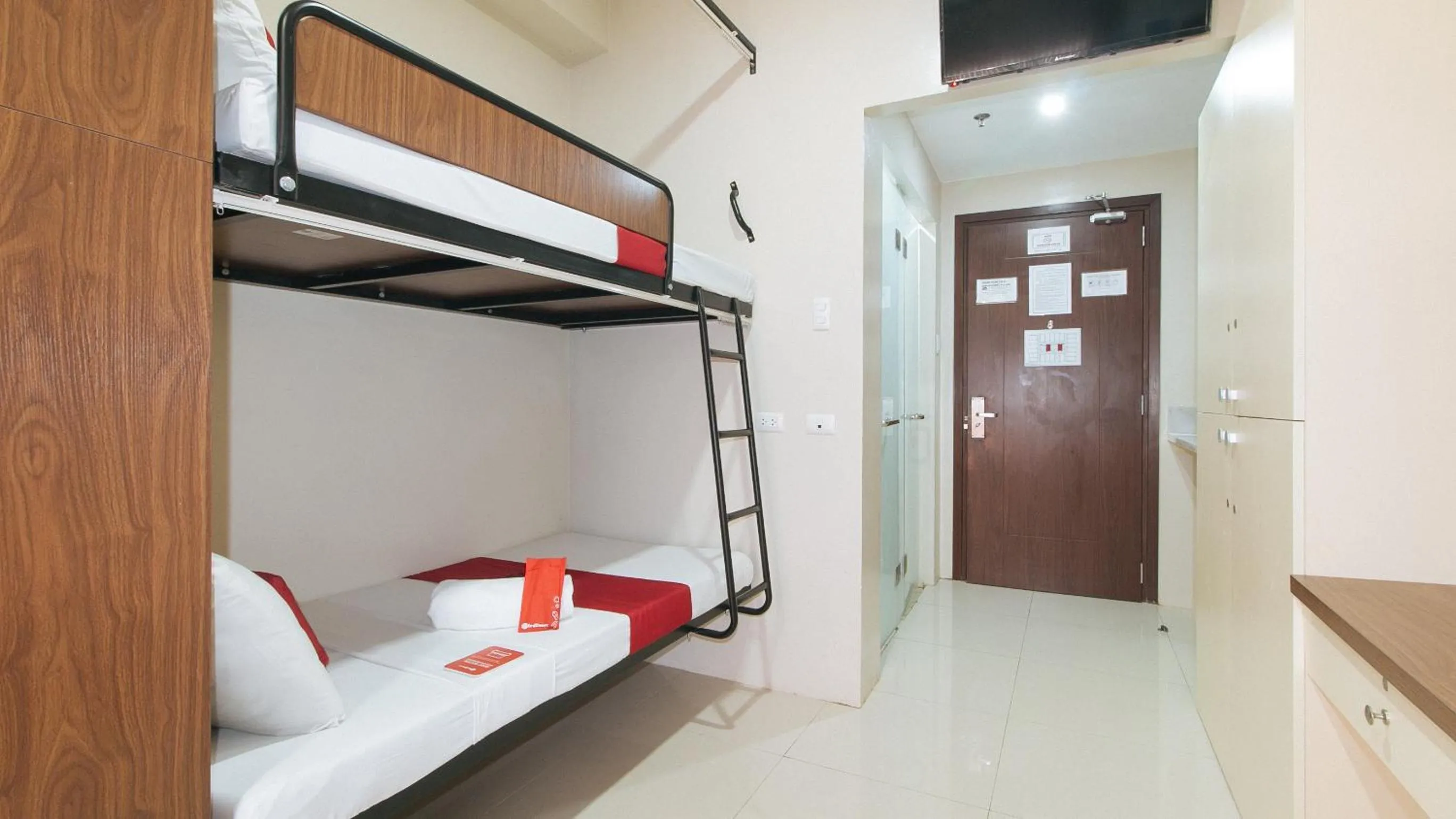 bunk bed, Bed in RedDoorz Plus near Nakpil St Taft Avenue