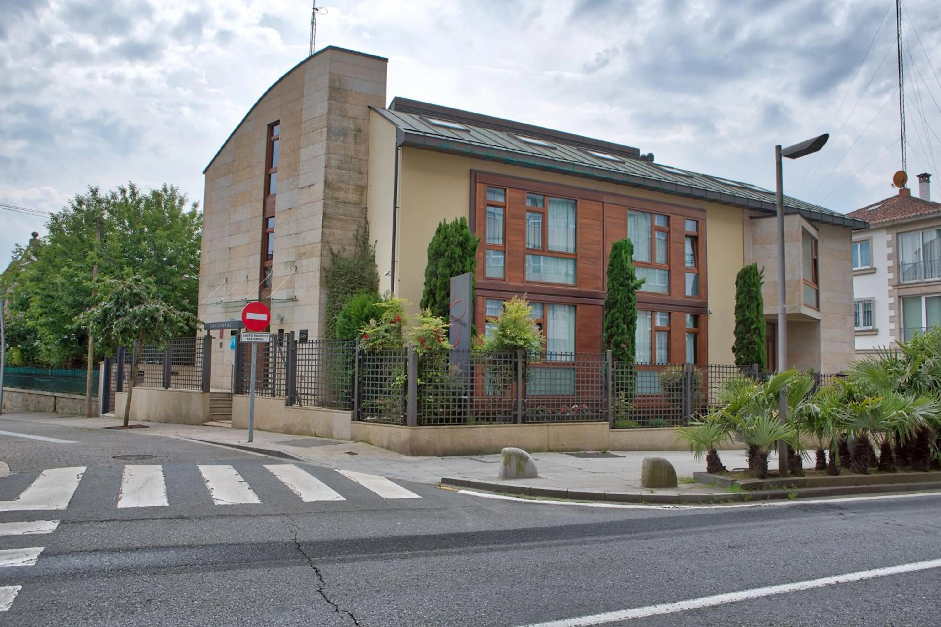 Property building in PR Rosa Rosae