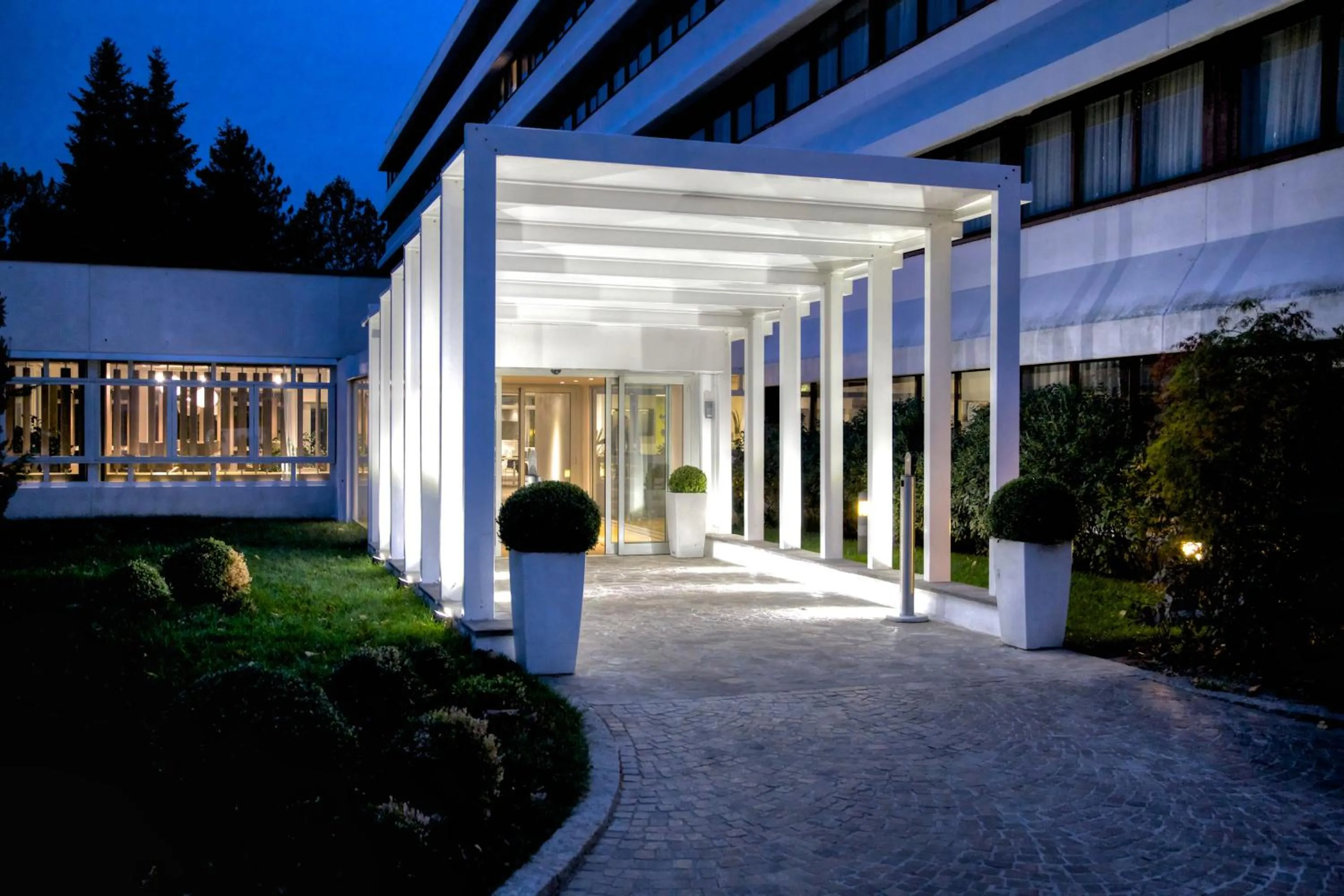 Facade/entrance in Living Place Hotel