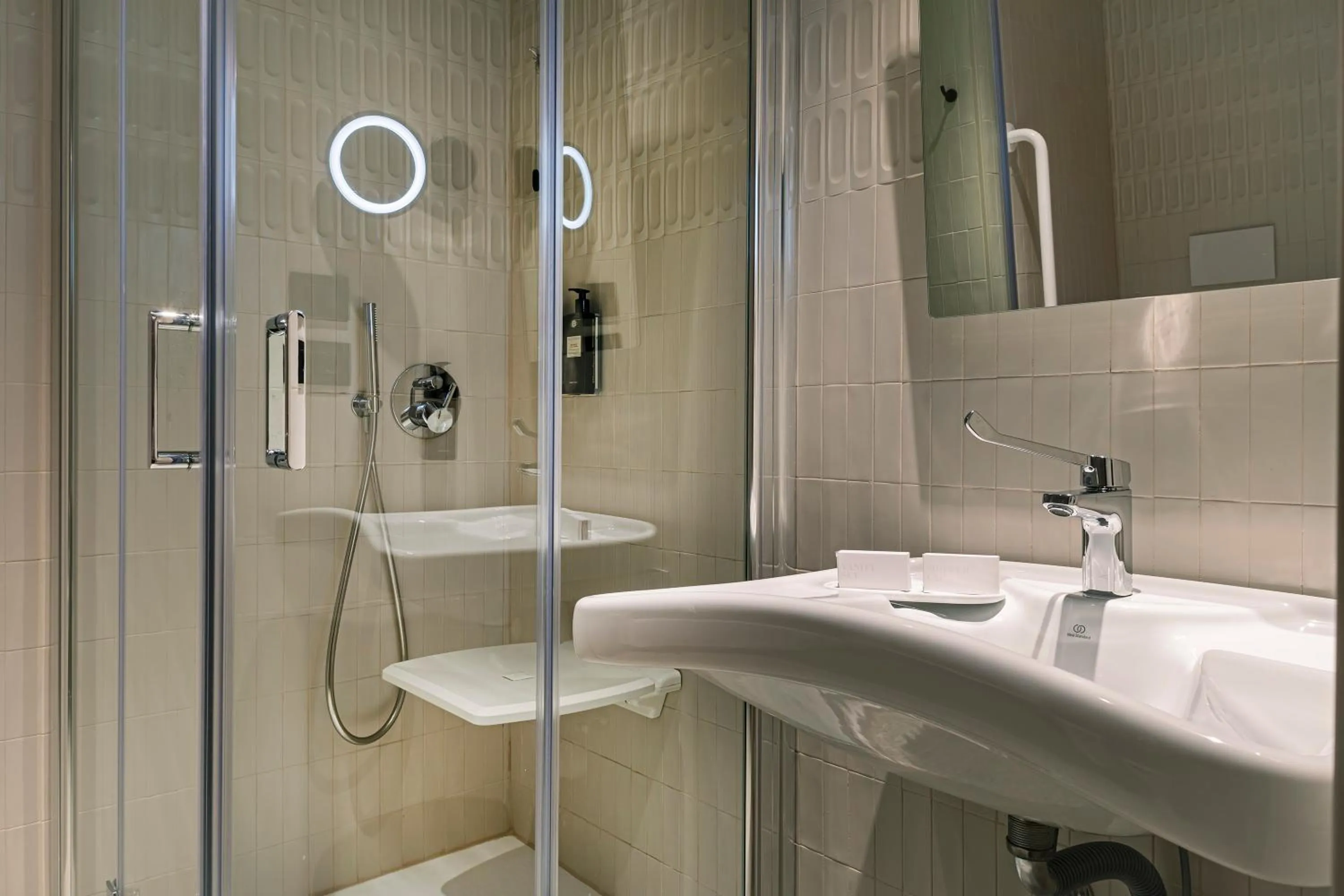 Bathroom in Living Place Hotel