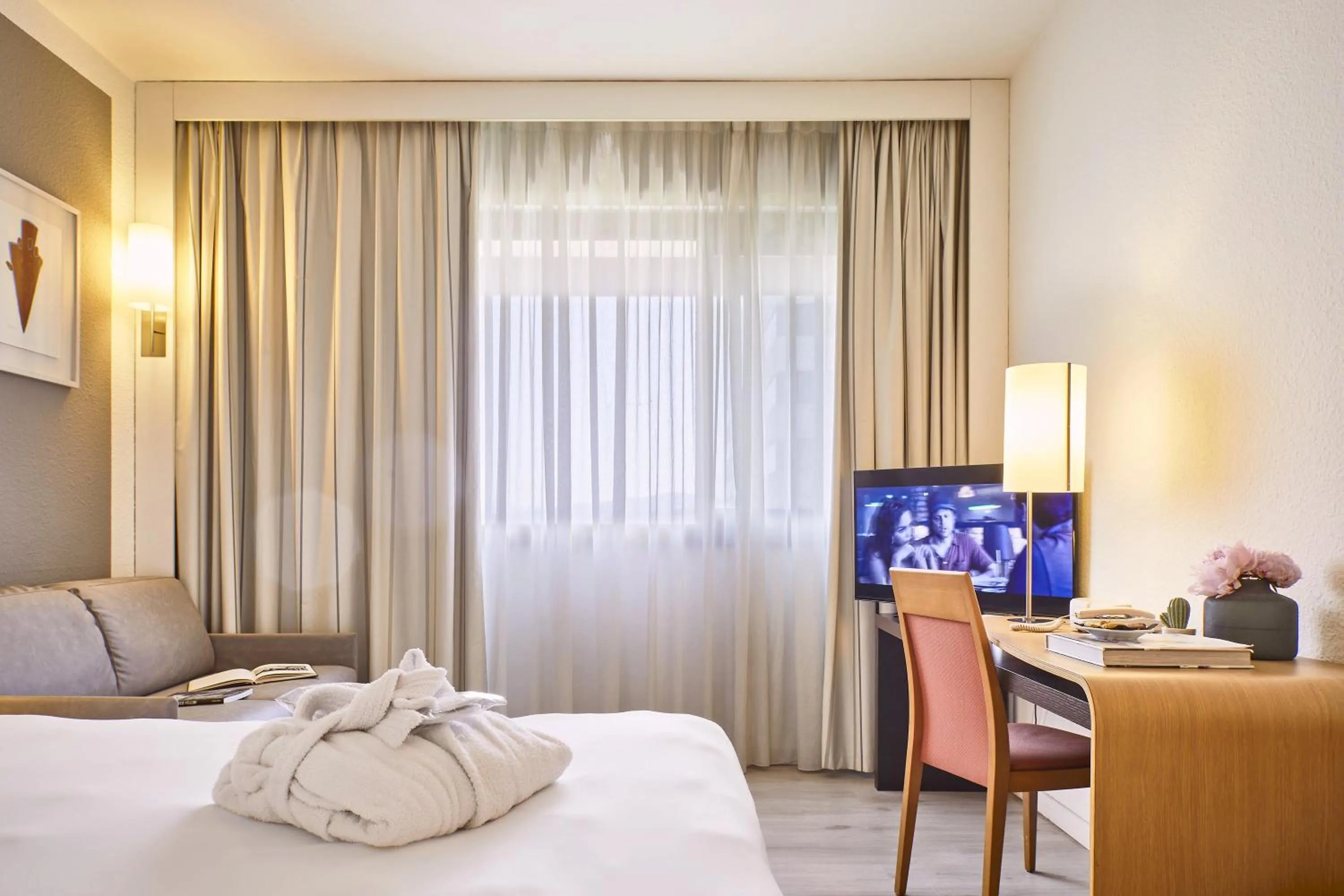 Bedroom, Bed in Living Place Hotel