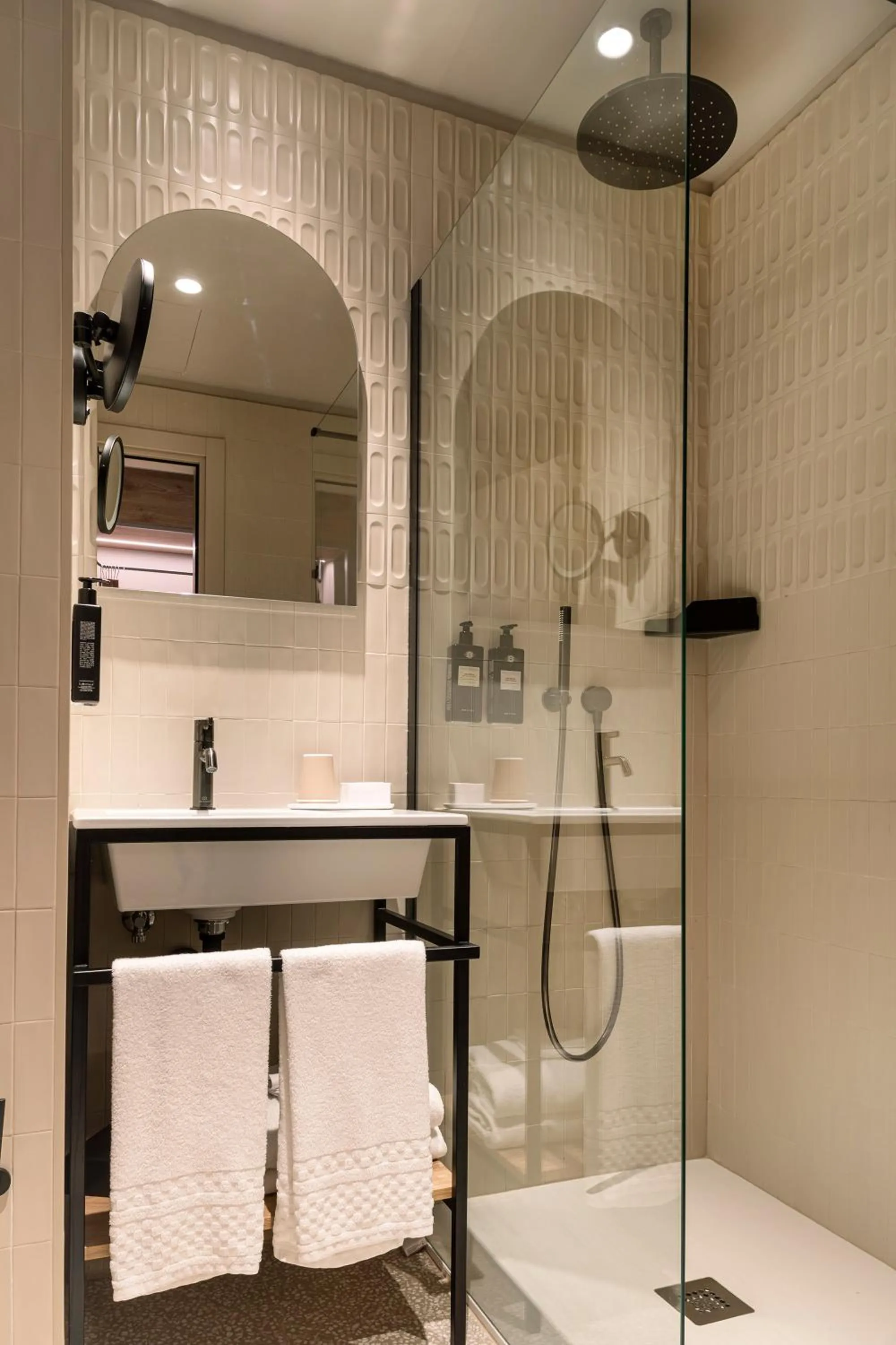 Bathroom in Living Place Hotel