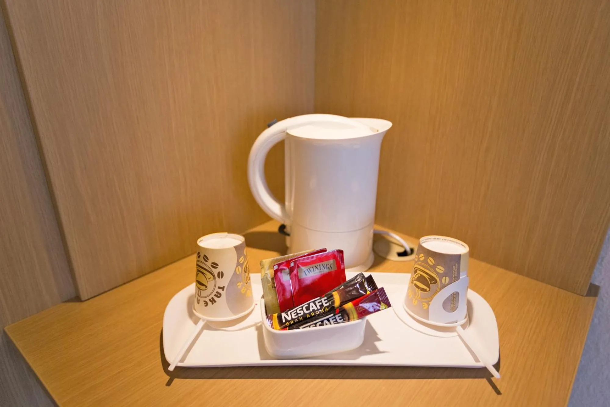 Coffee/tea facilities in Living Place Hotel