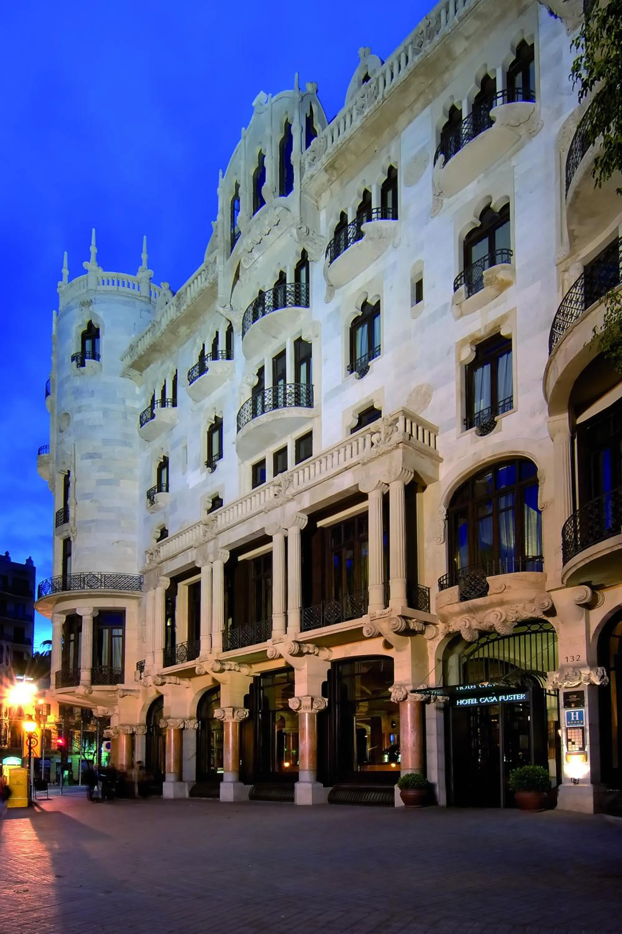 Off site in Hotel Casa Fuster G.L Monumento