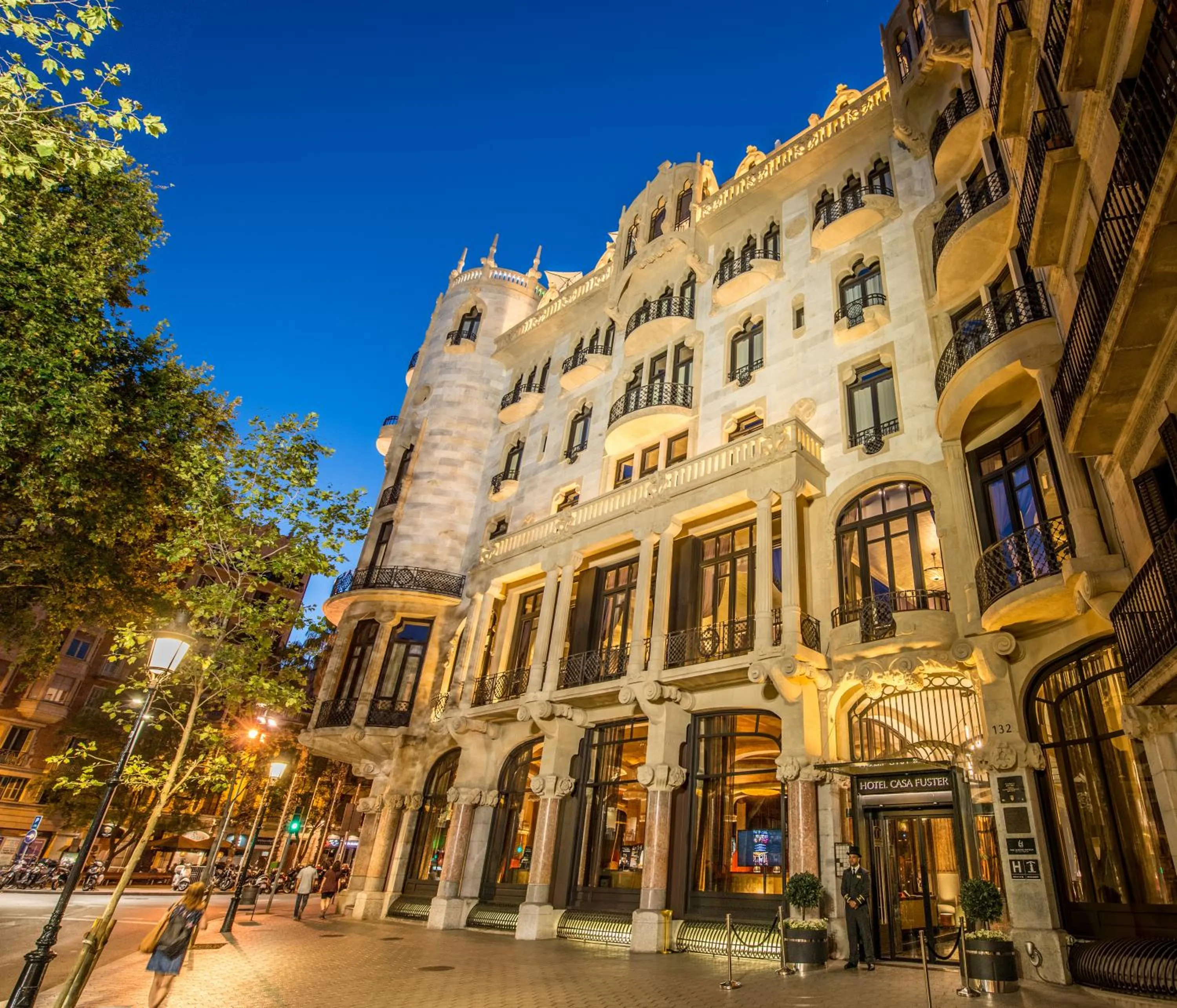 Property building in Hotel Casa Fuster G.L Monumento