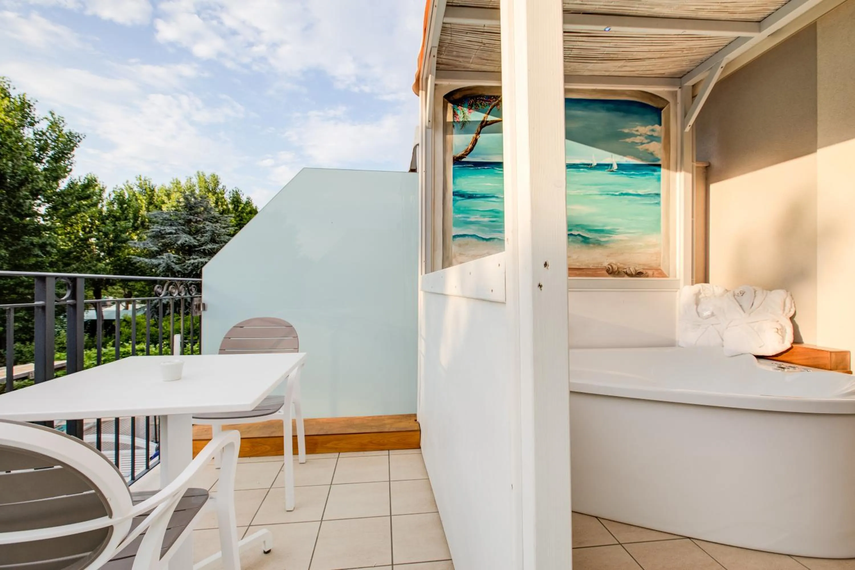 Hot Tub, Bed in Rimini Suite Hotel