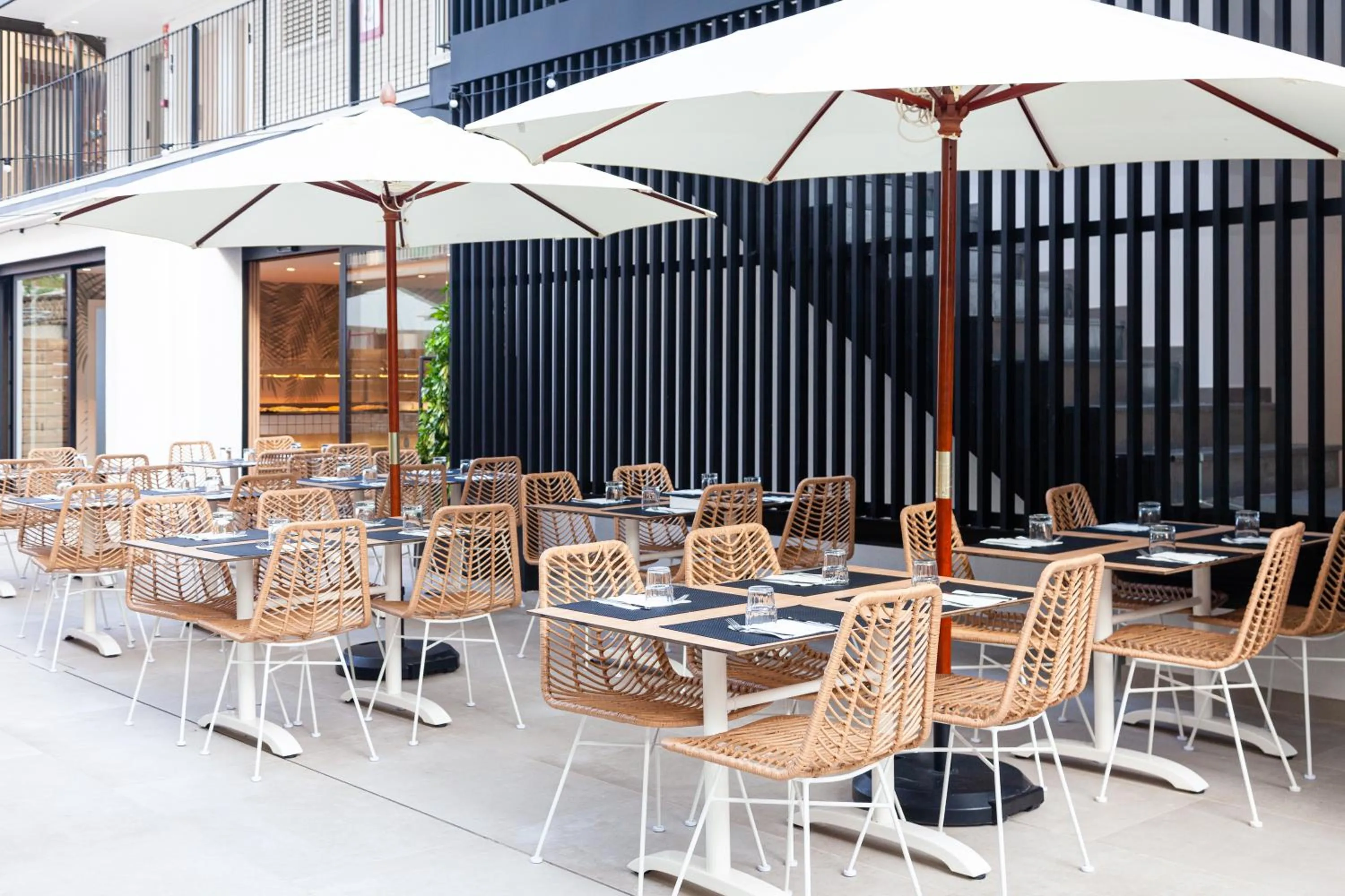 Restaurant/places to eat in DWO Les Palmeres