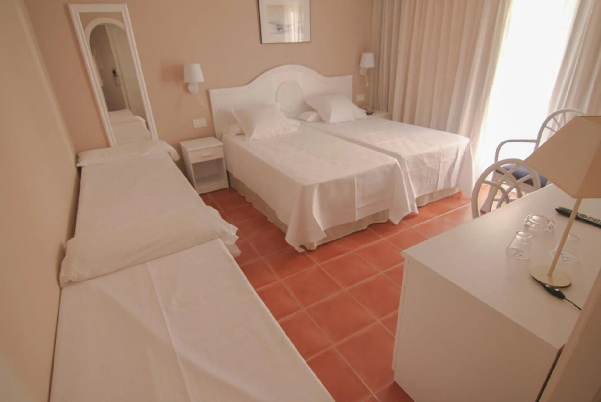 Bedroom, Bed in DWO Les Palmeres