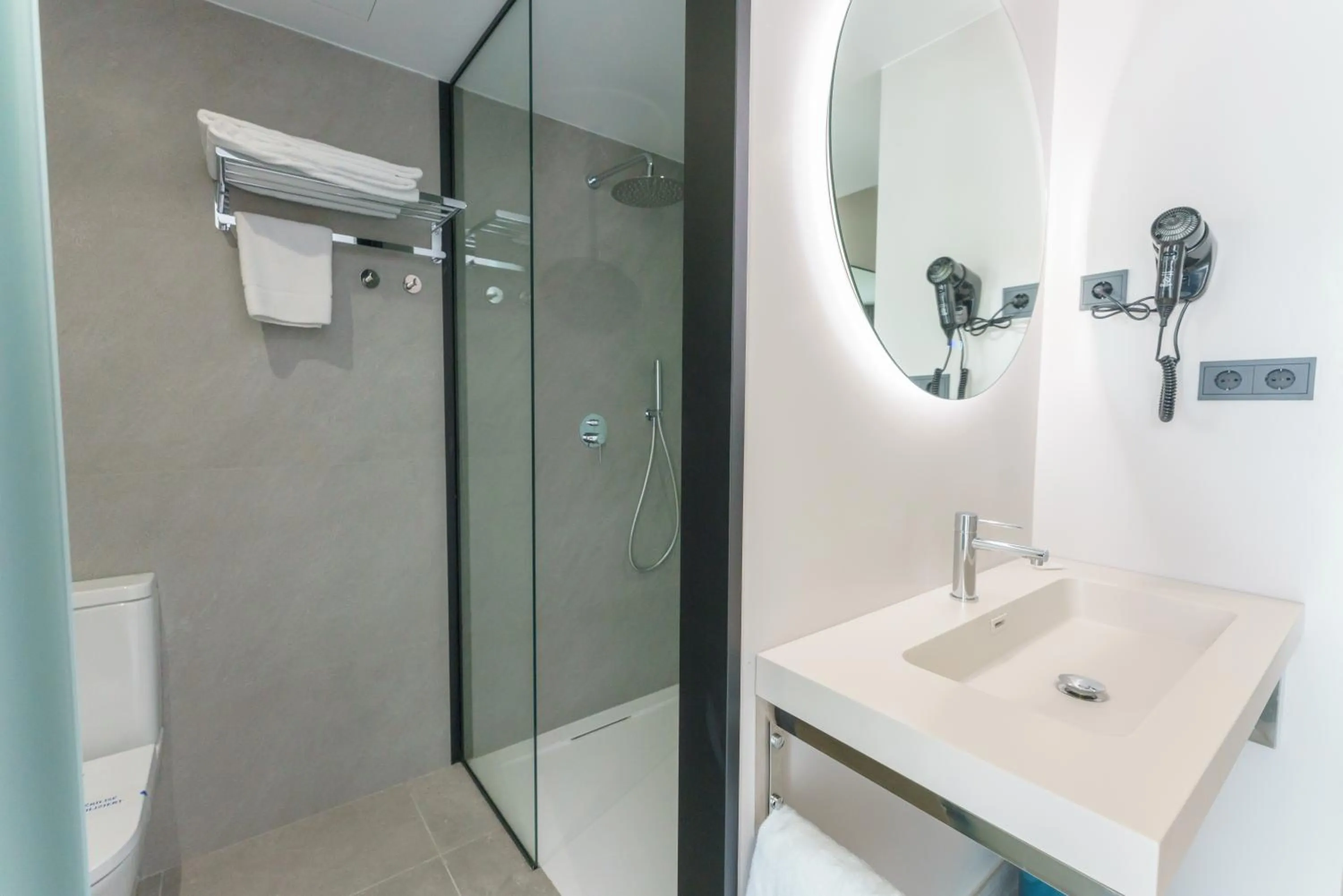 Bathroom in DWO Les Palmeres