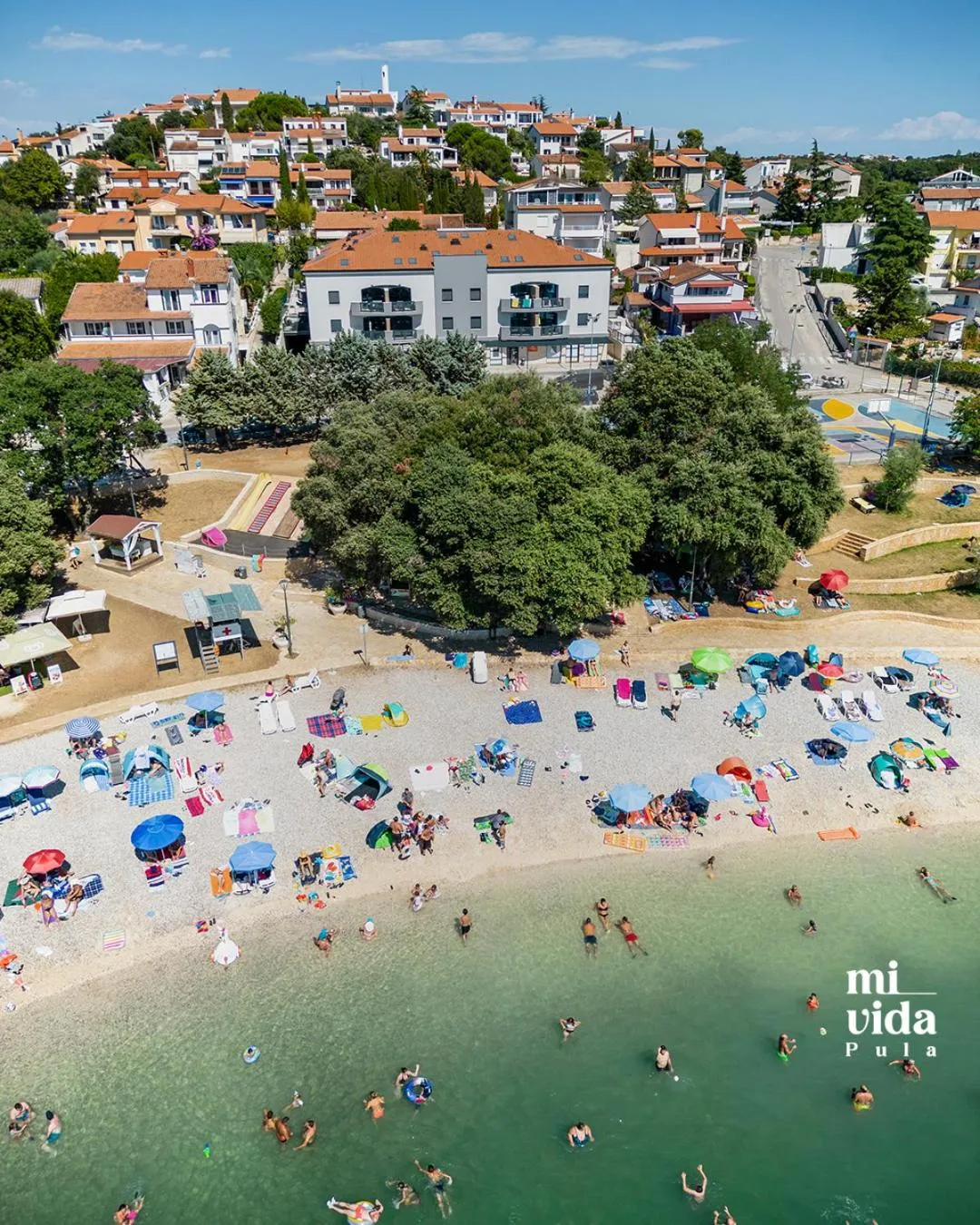 Beach in Seaside view - Family & Friends Apartment