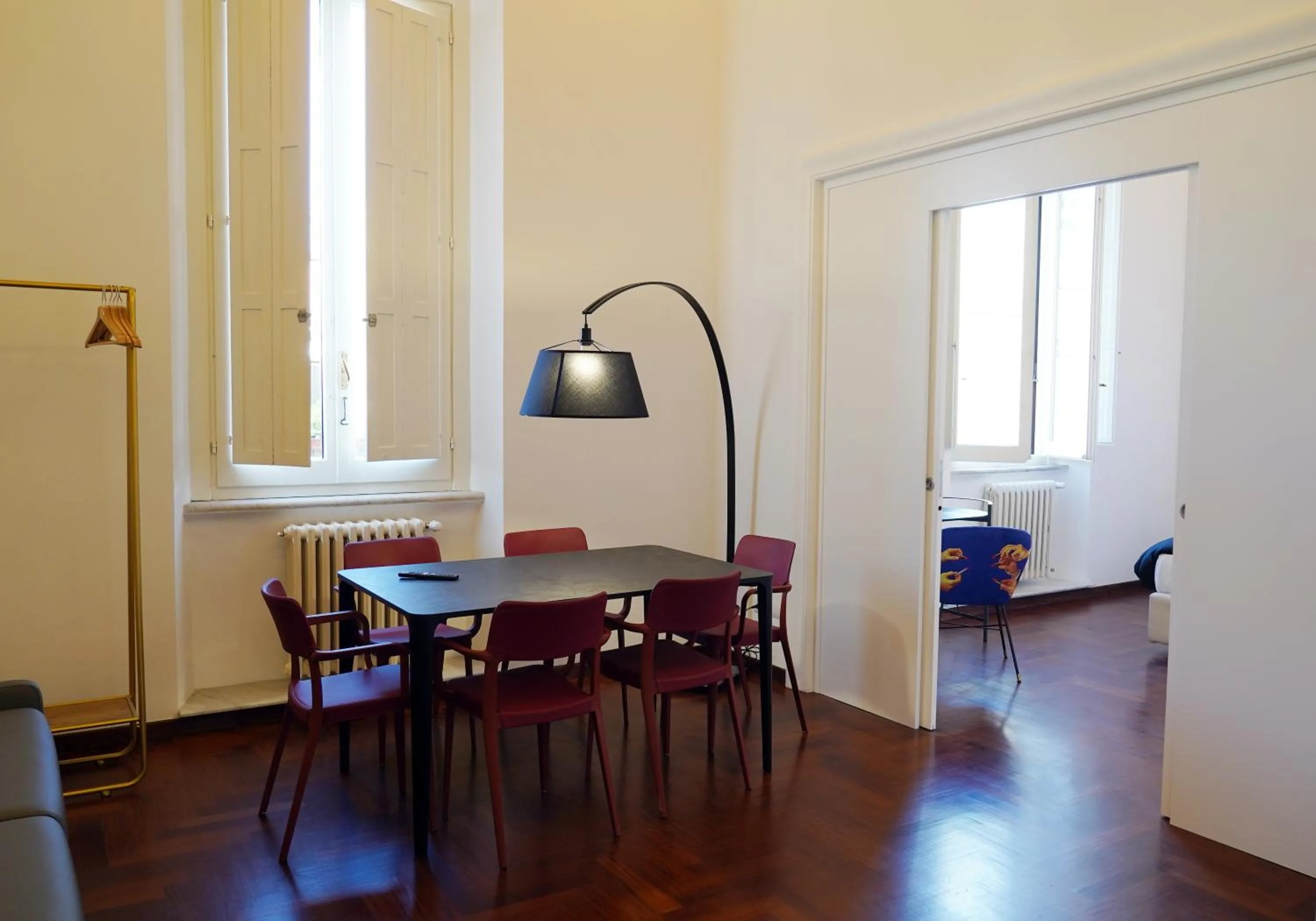 Communal lounge/ TV room in LUCIANO MONTI APARTMENT