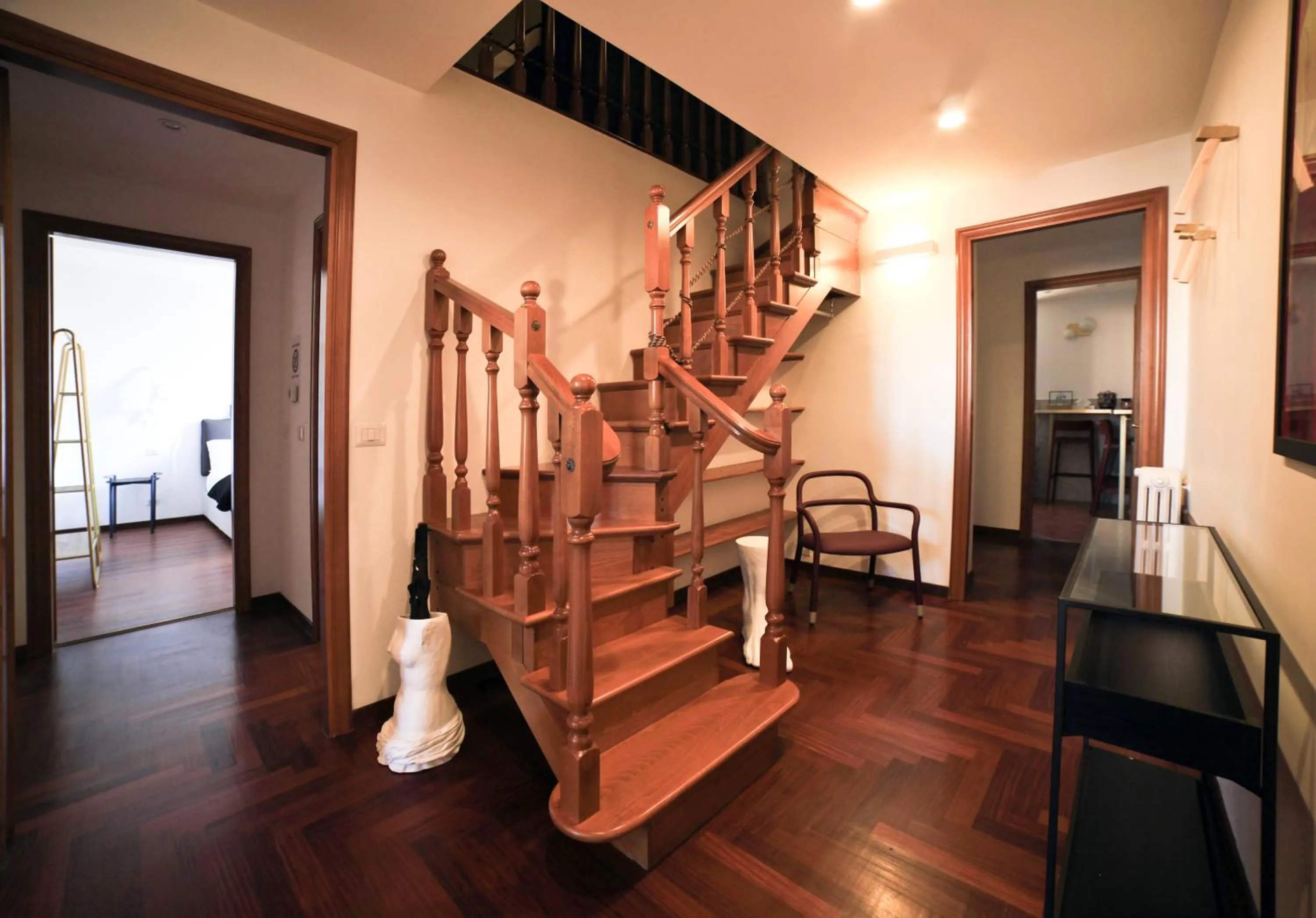 Decorative detail in LUCIANO MONTI APARTMENT