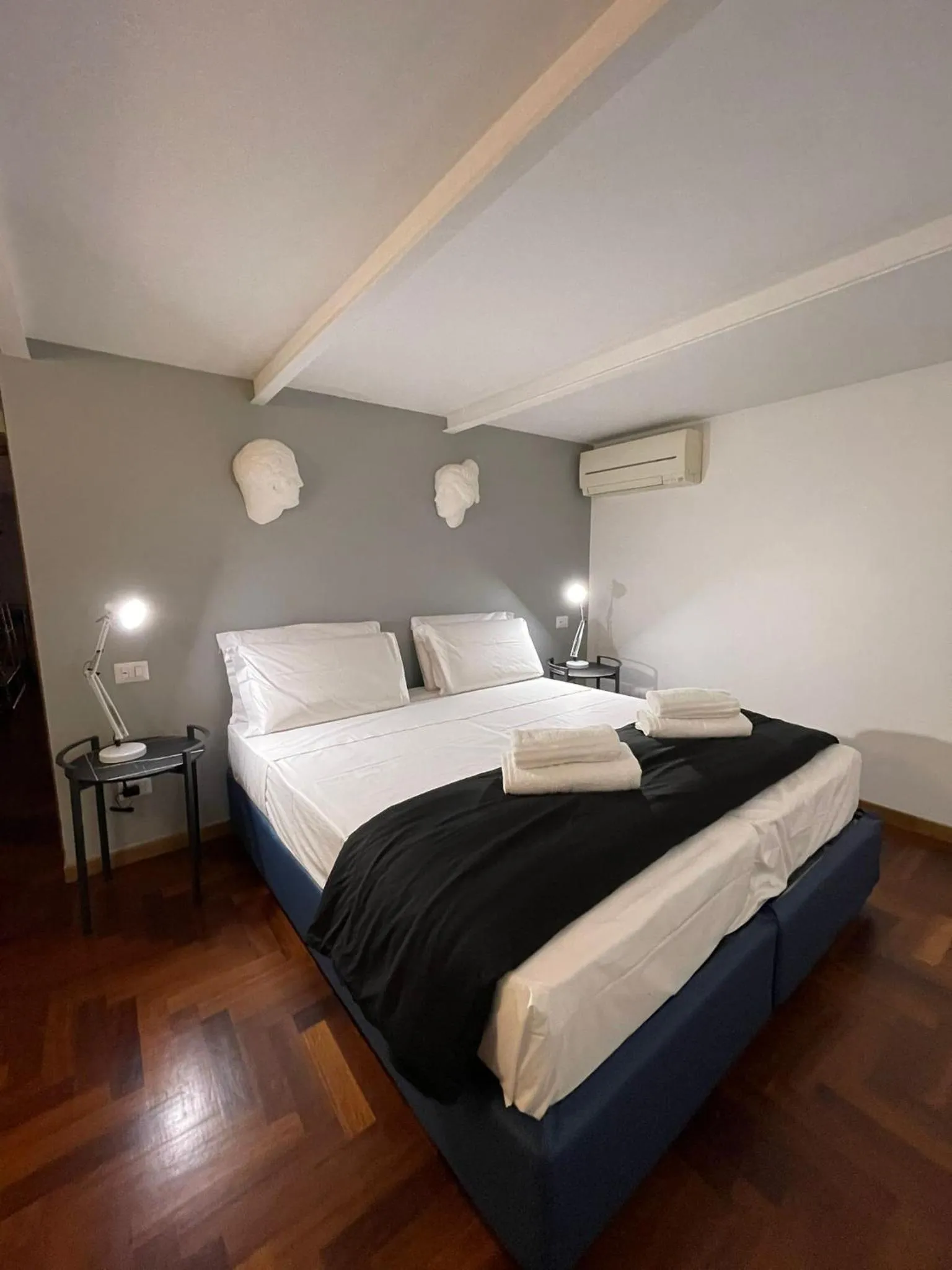 Bedroom, Bed in LUCIANO MONTI APARTMENT