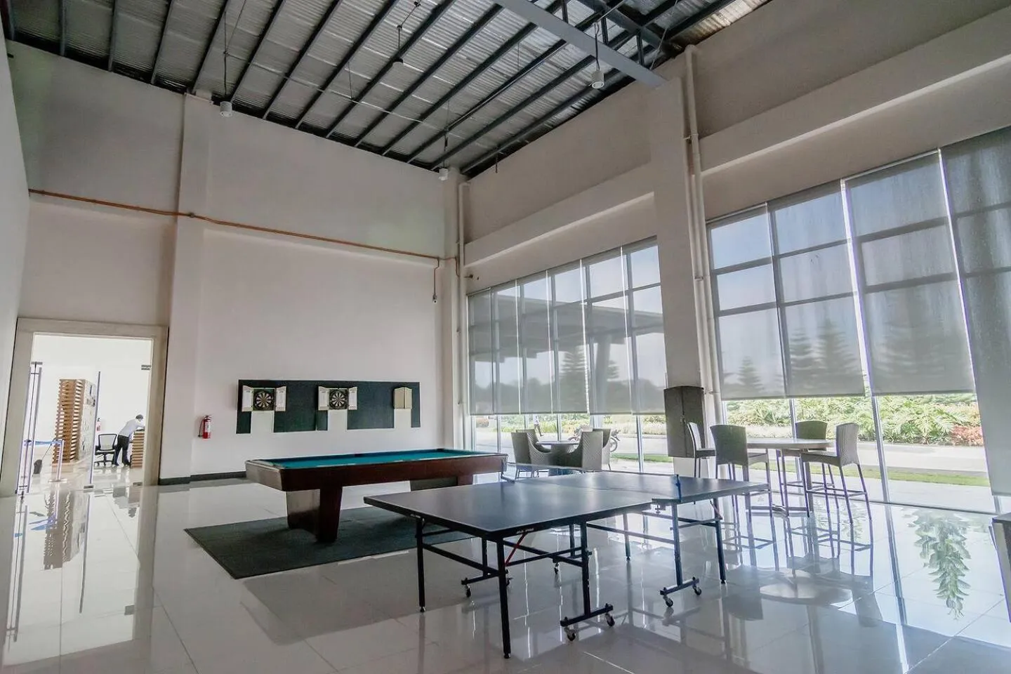 Staycation at Tagaytay 1733 Wind Residences with Taal Lake view WIFI and free parking