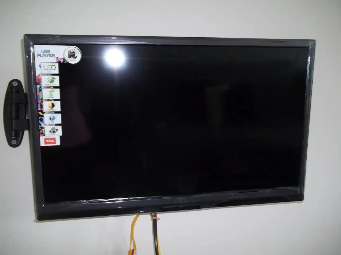 Staycation at Tagaytay 1733 Wind Residences with Taal Lake view WIFI and free parking