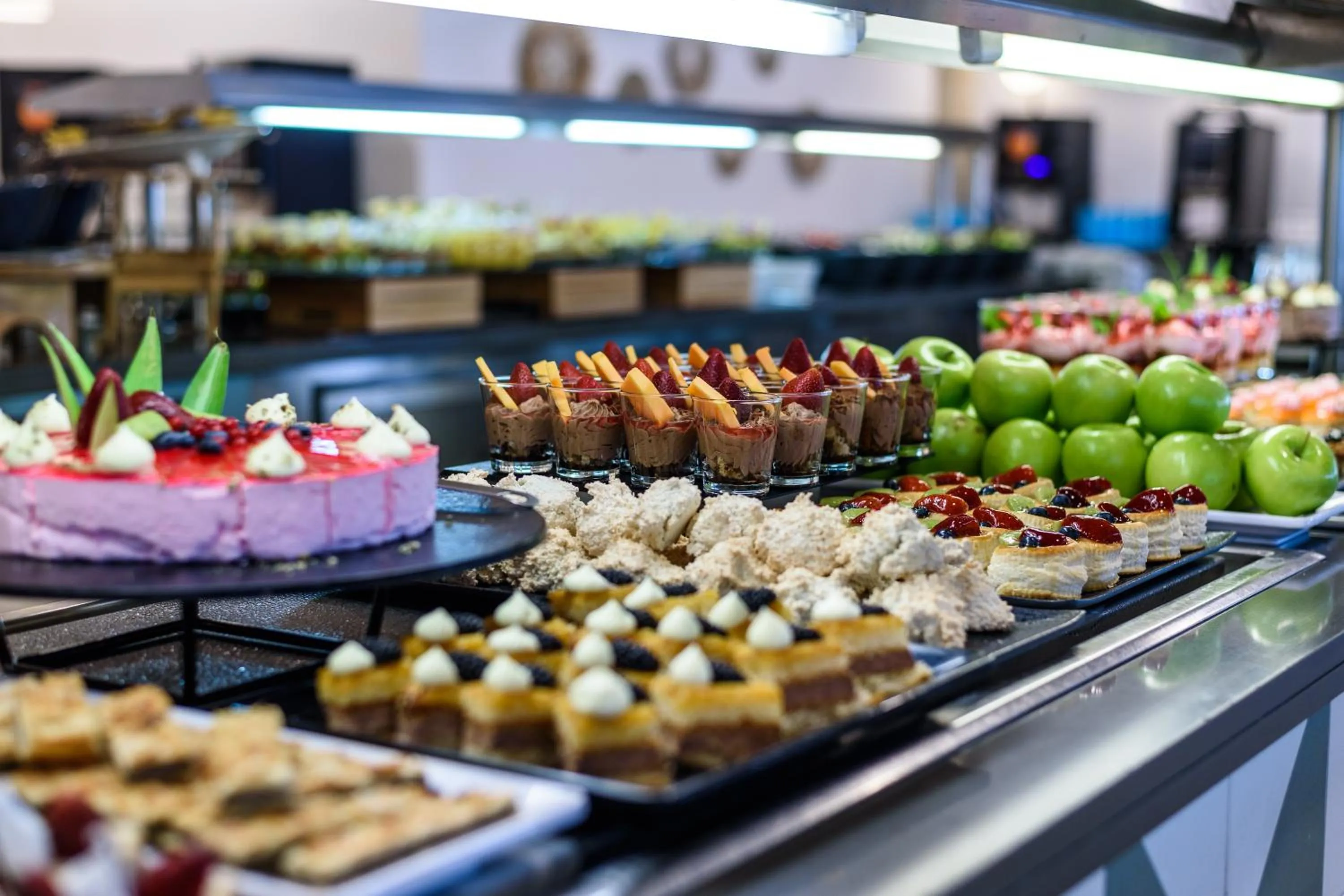 Food and drinks in FERGUS Club Palmanova Park