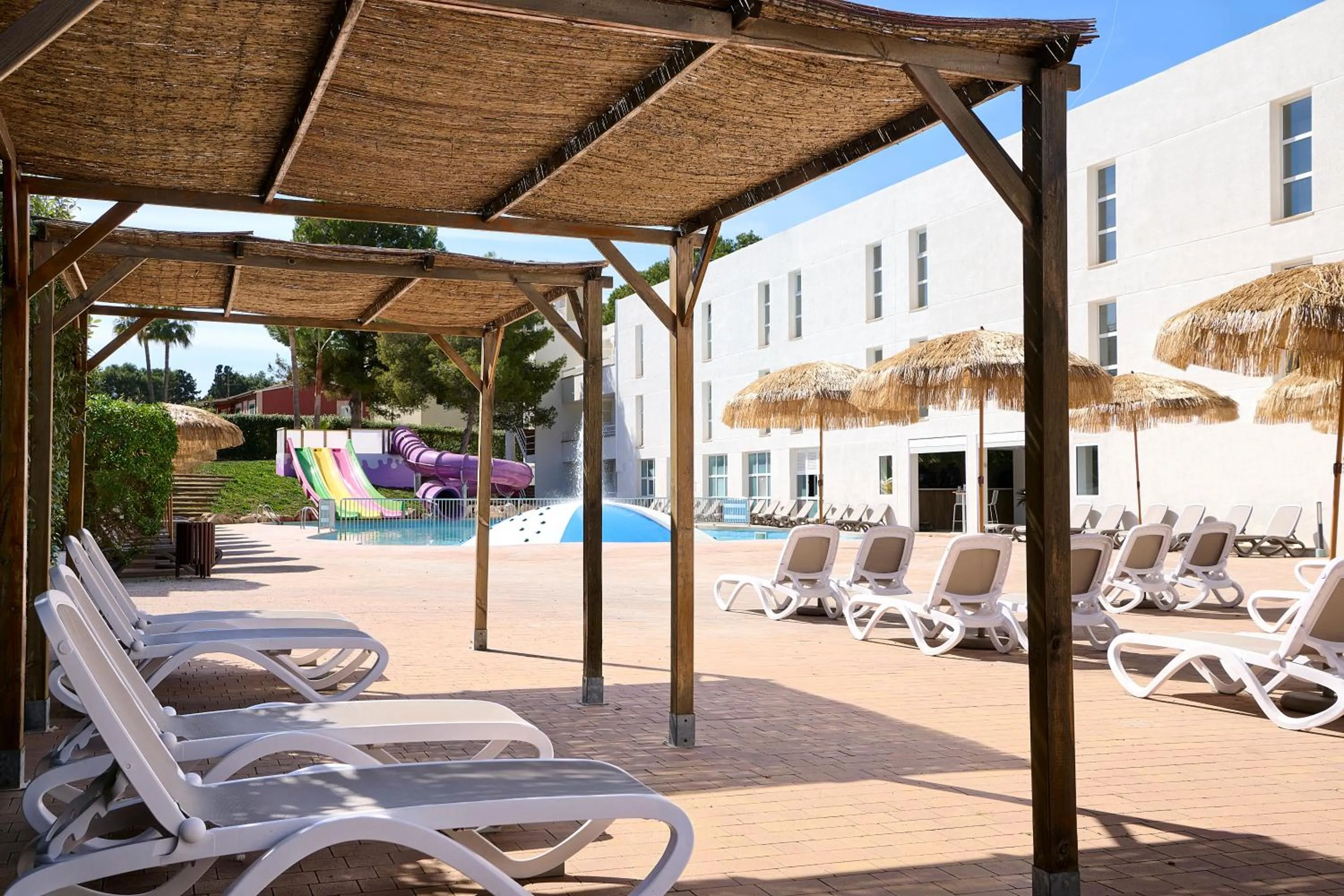 Swimming pool in FERGUS Club Palmanova Park