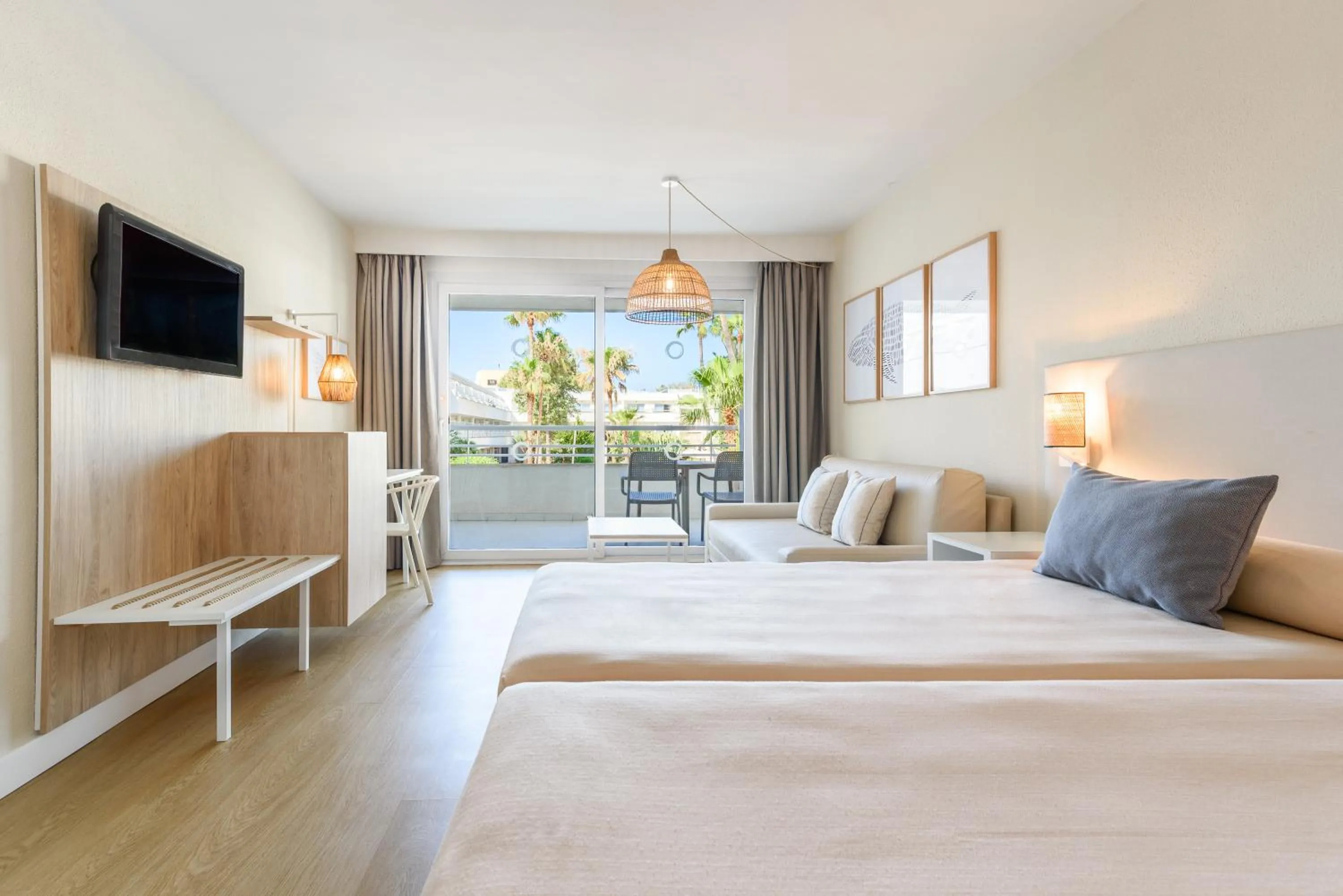 Bedroom, Bed in FERGUS Club Palmanova Park