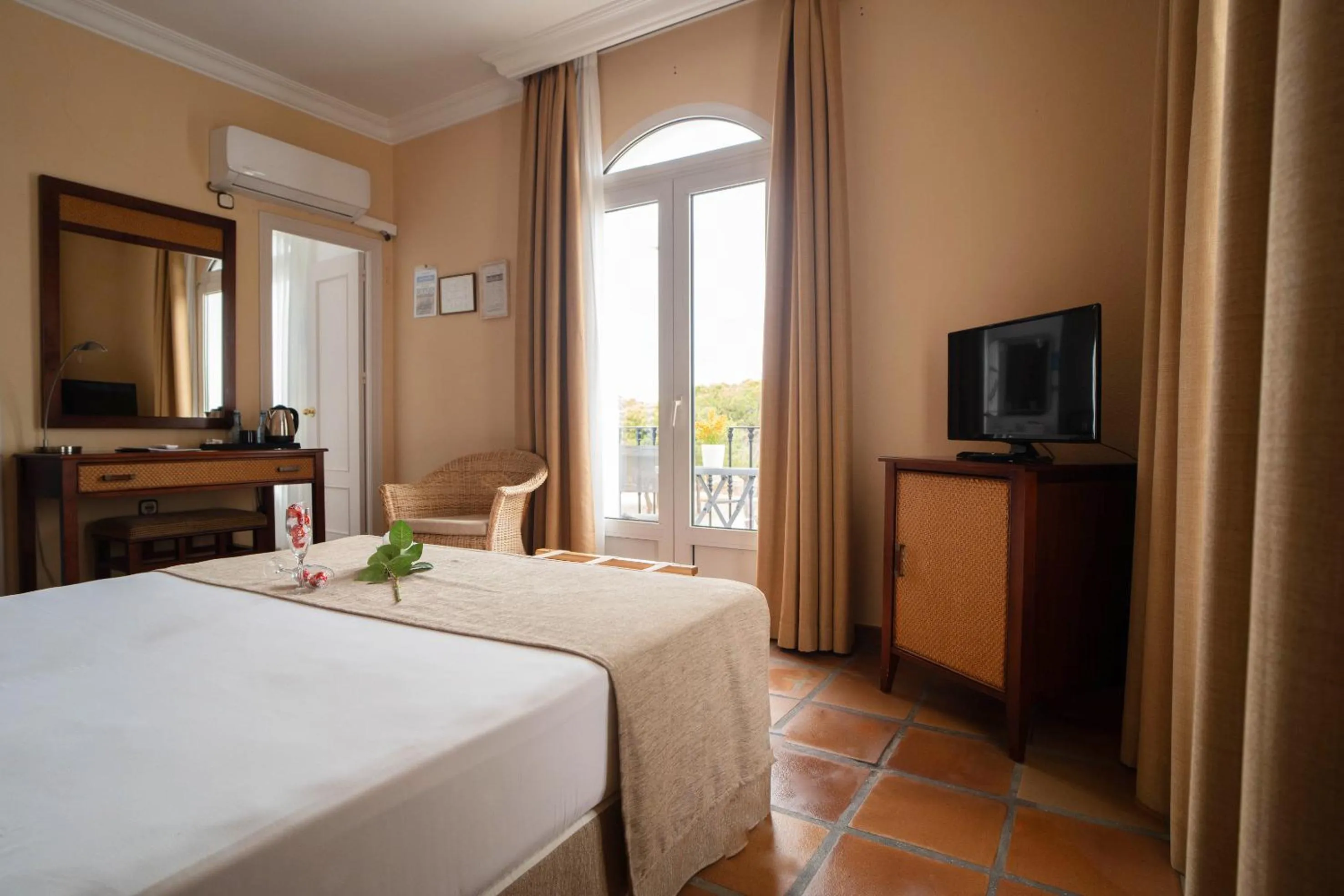 Property building, Bed in Hotel Albaida Nature