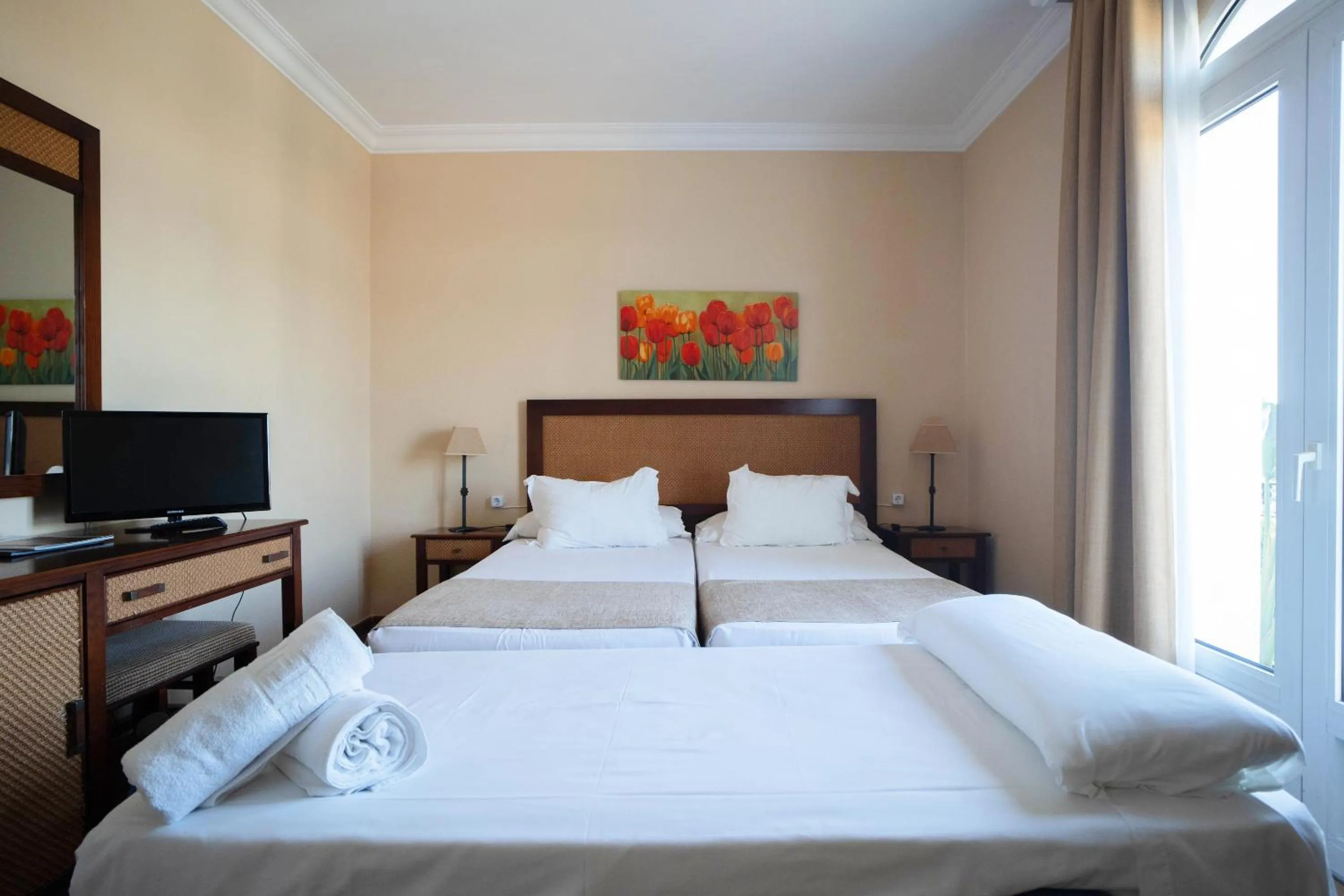 Property building, Bed in Hotel Albaida Nature
