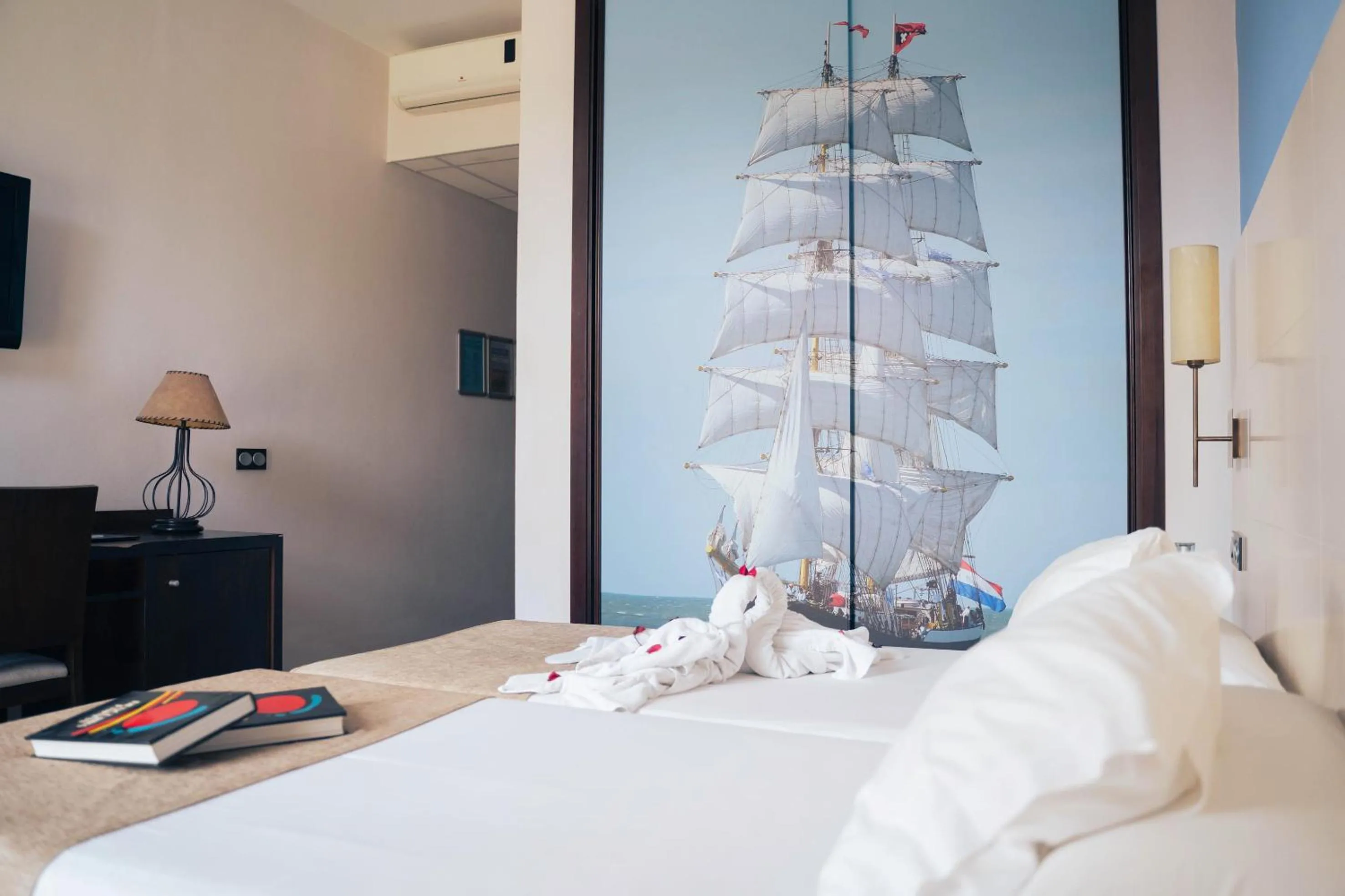 Property building, Bed in Hotel Albaida Nature