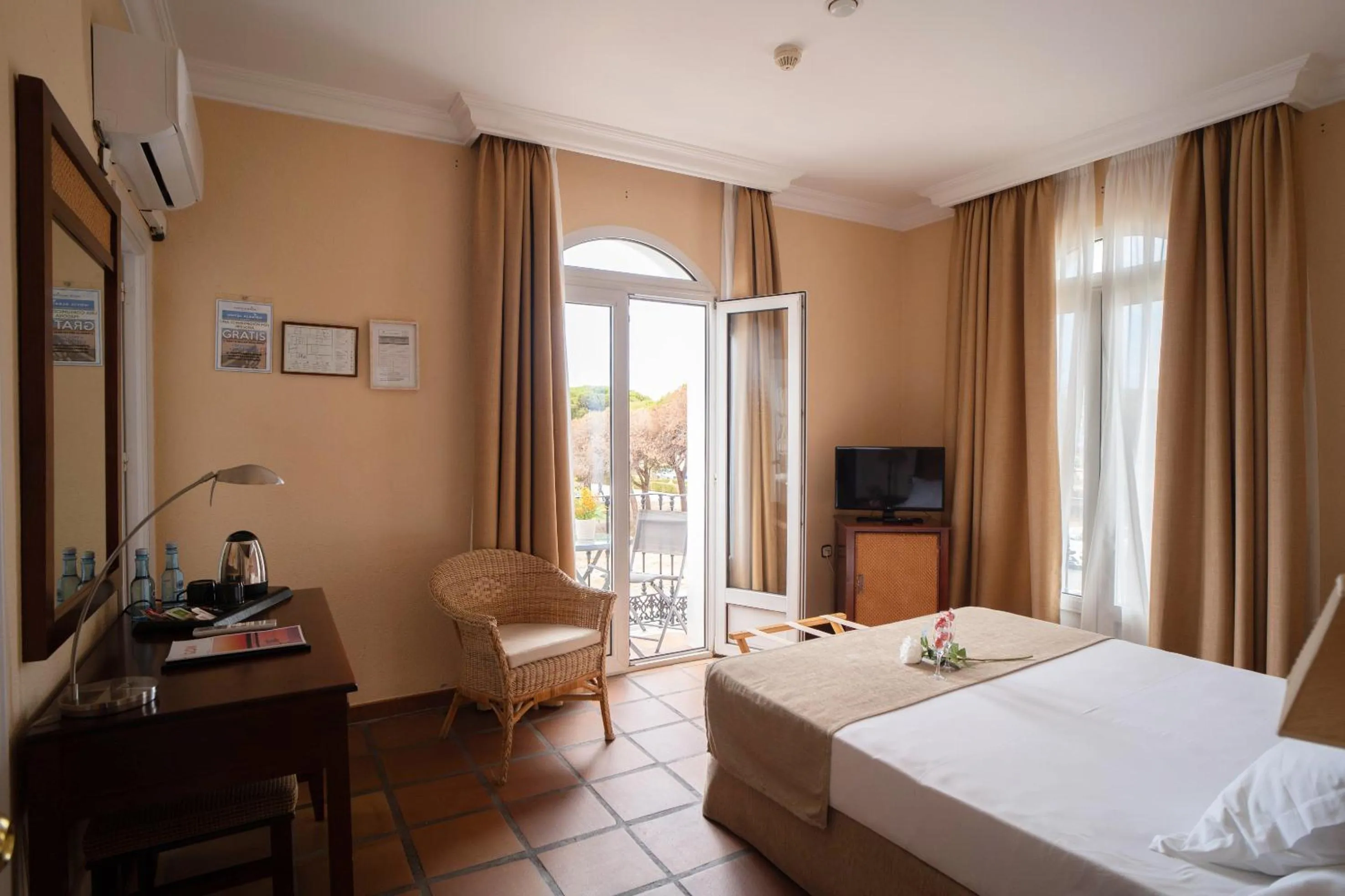 Property building, Bed in Hotel Albaida Nature