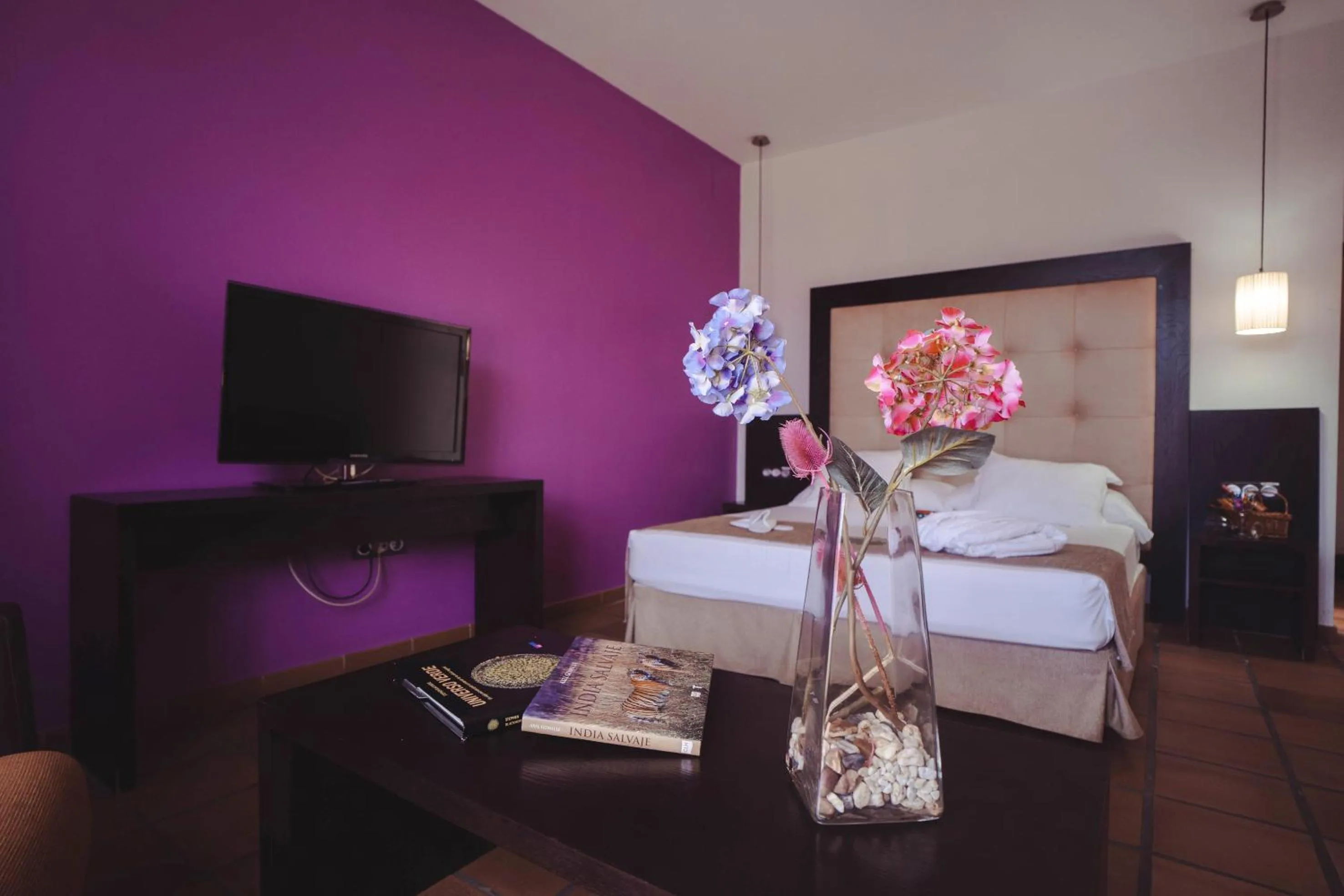 Property building, Bed in Hotel Albaida Nature