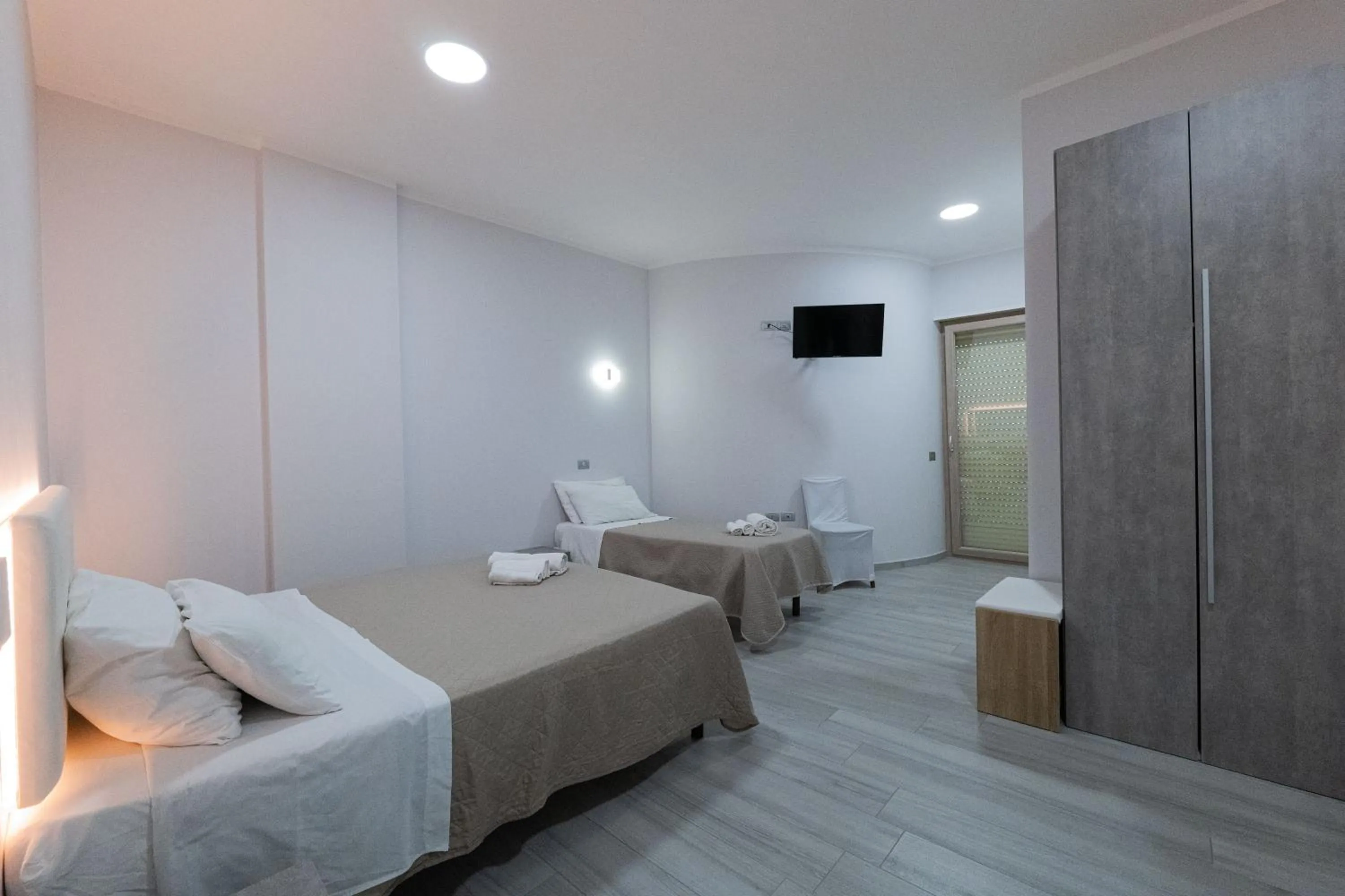 Photo of the whole room, Bed in Hotel Prestige