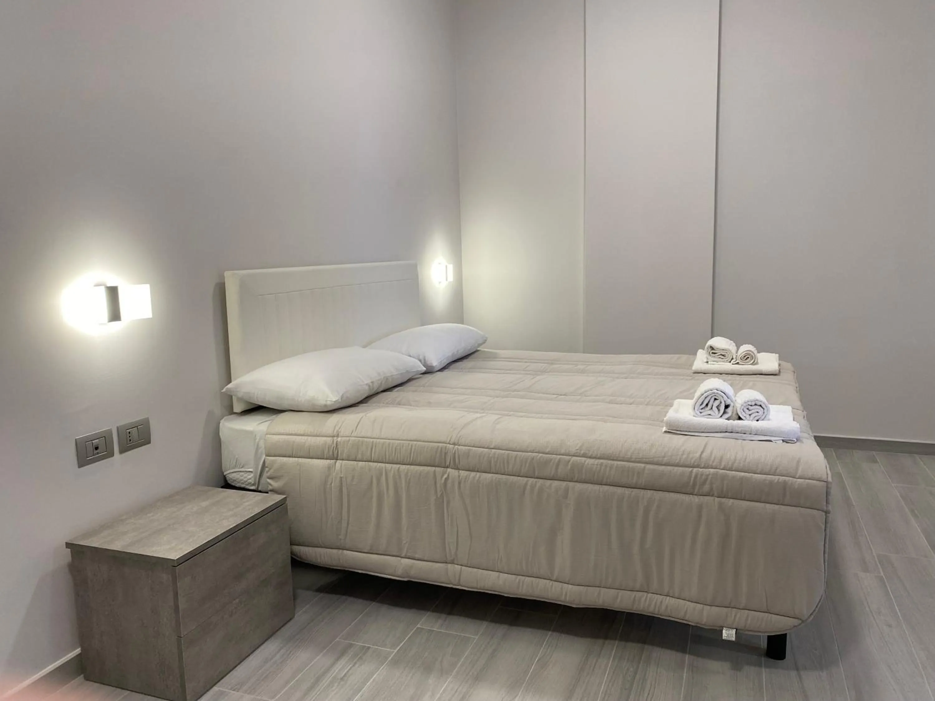 Deluxe Double Room with Extra Bed in Hotel Prestige