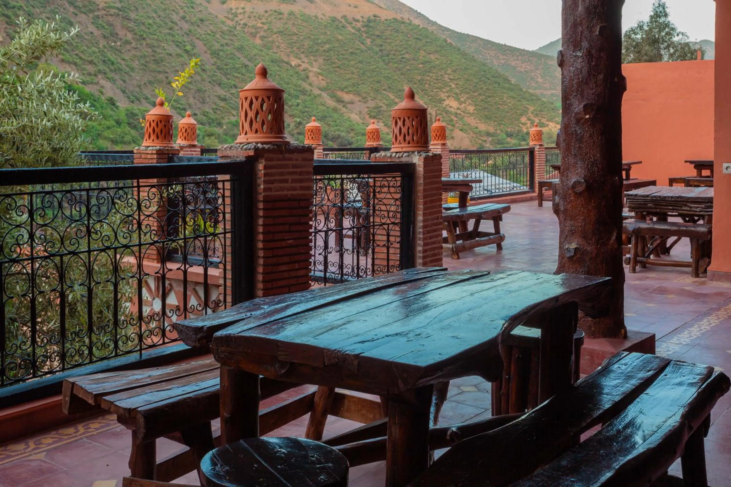 Restaurant/places to eat in Dar Ikalimo Ourika