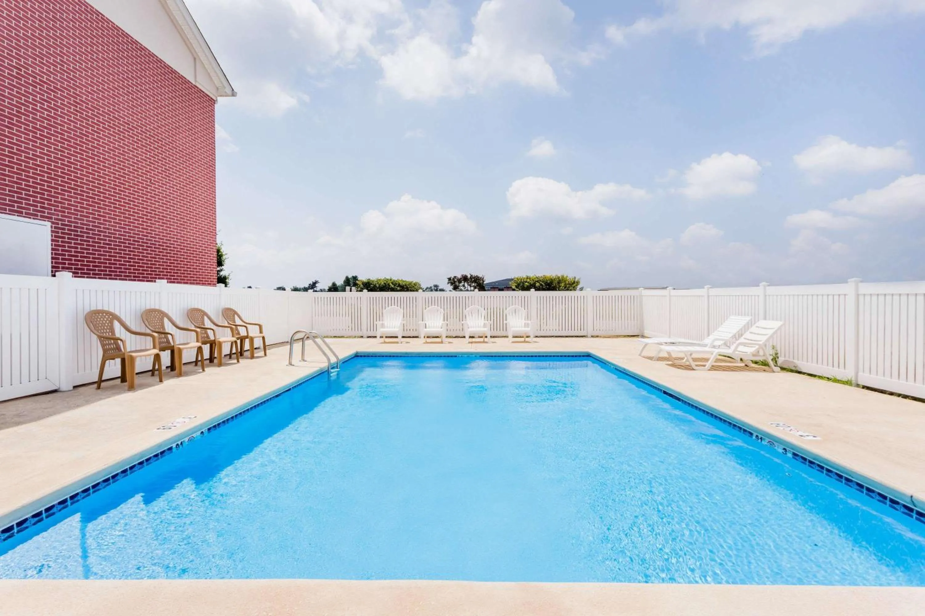 On site in Super 8 by Wyndham Rainsville