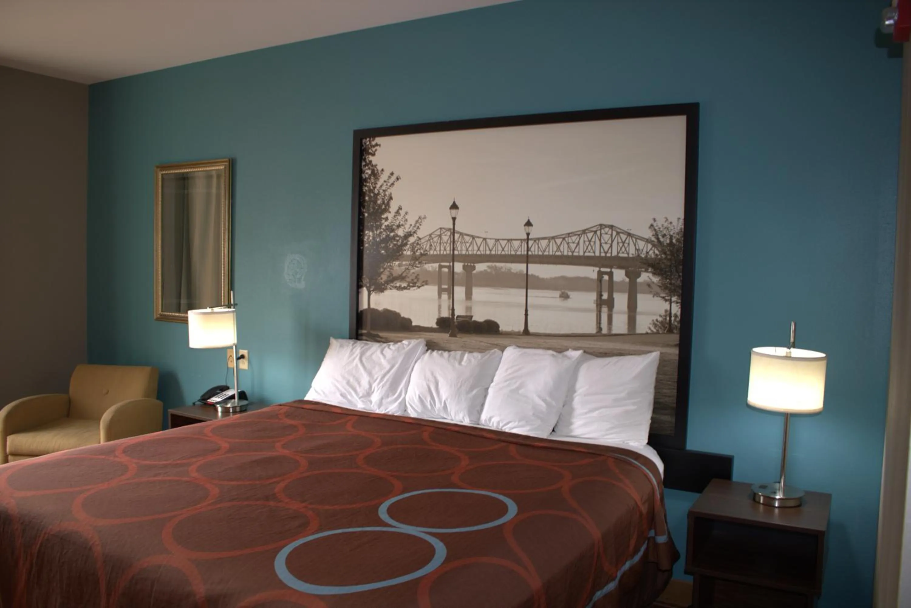 Photo of the whole room, Bed in Super 8 by Wyndham Rainsville