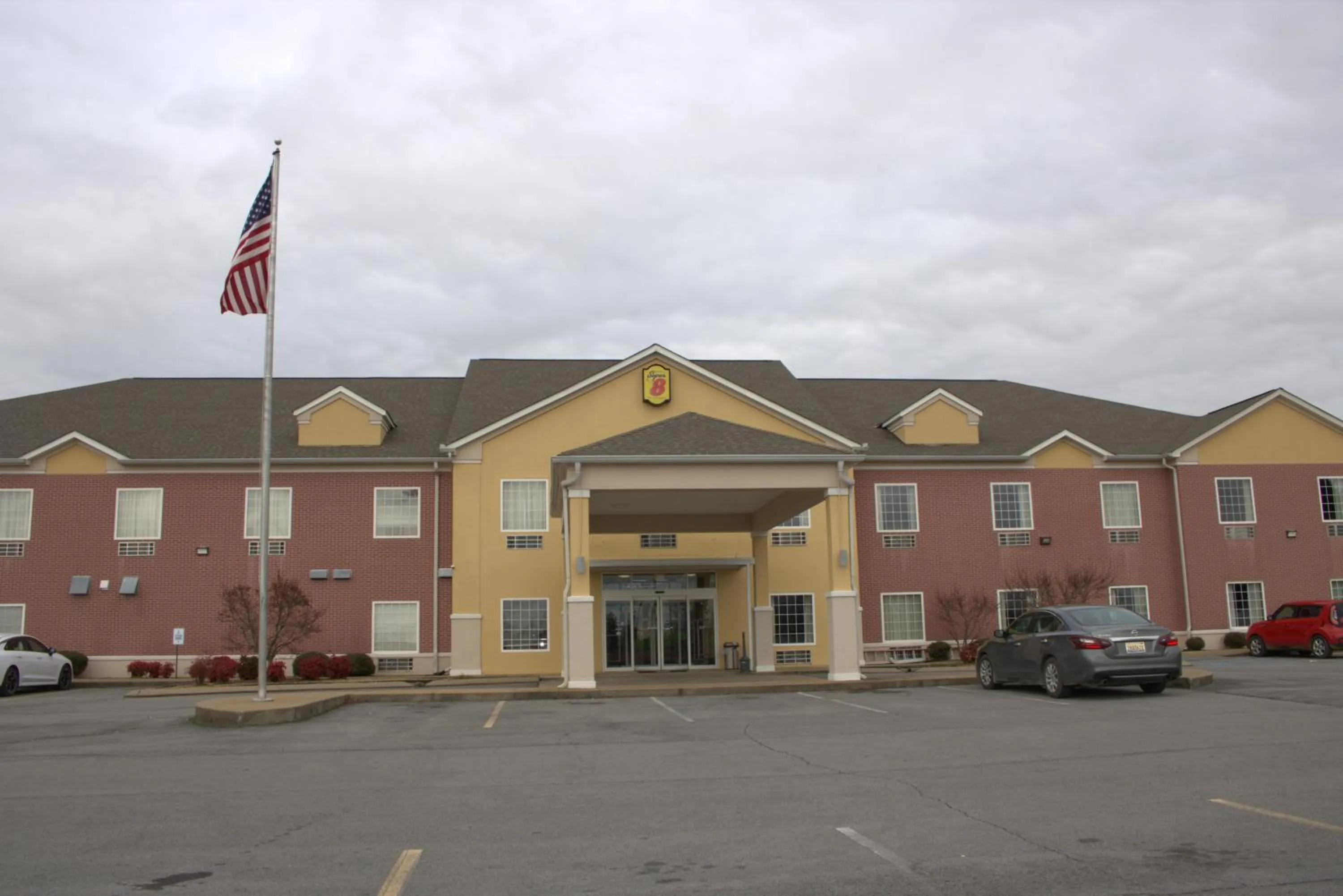 Property building in Super 8 by Wyndham Rainsville