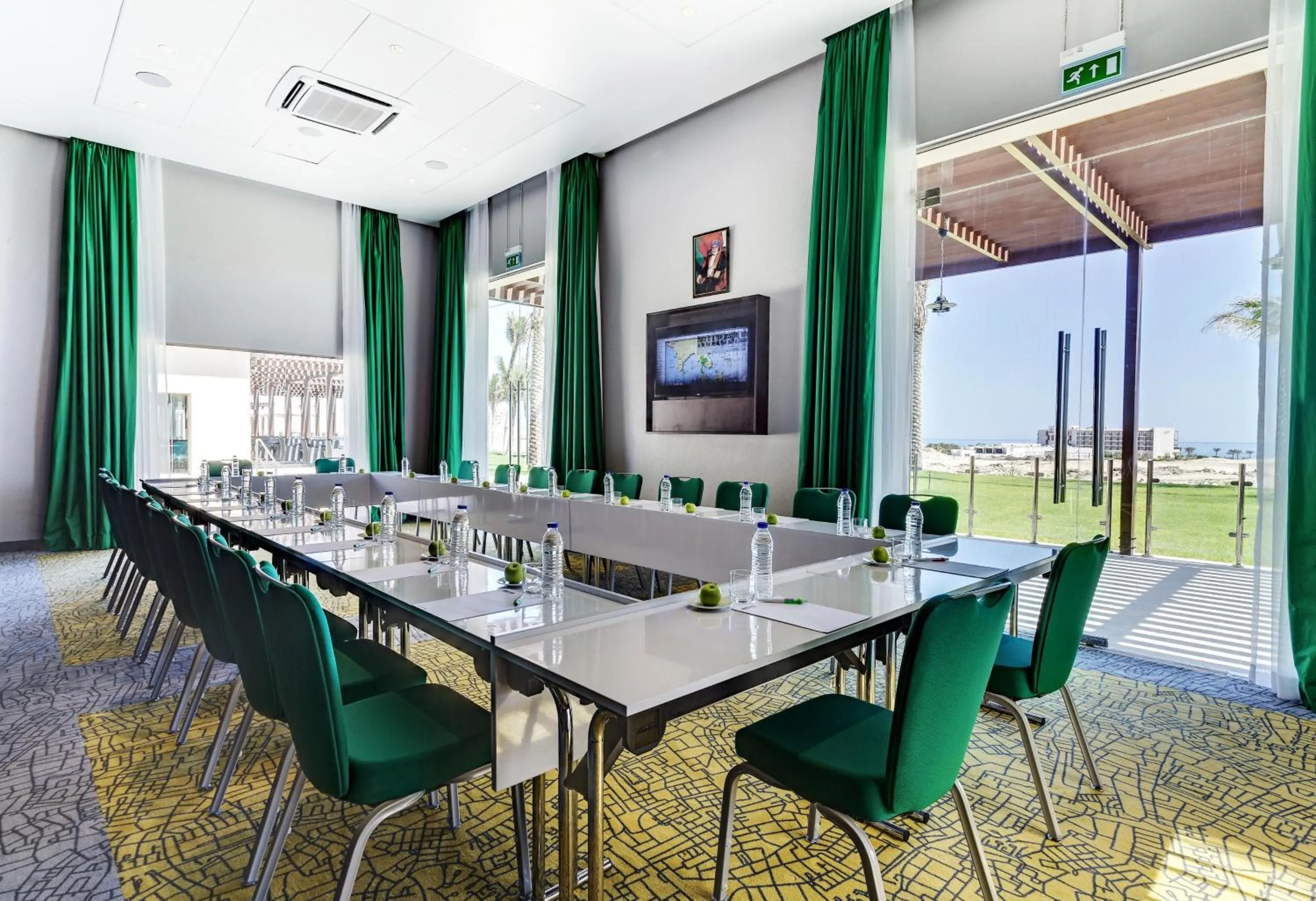 Food and drinks in Park Inn by Radisson Hotel and Residence Duqm