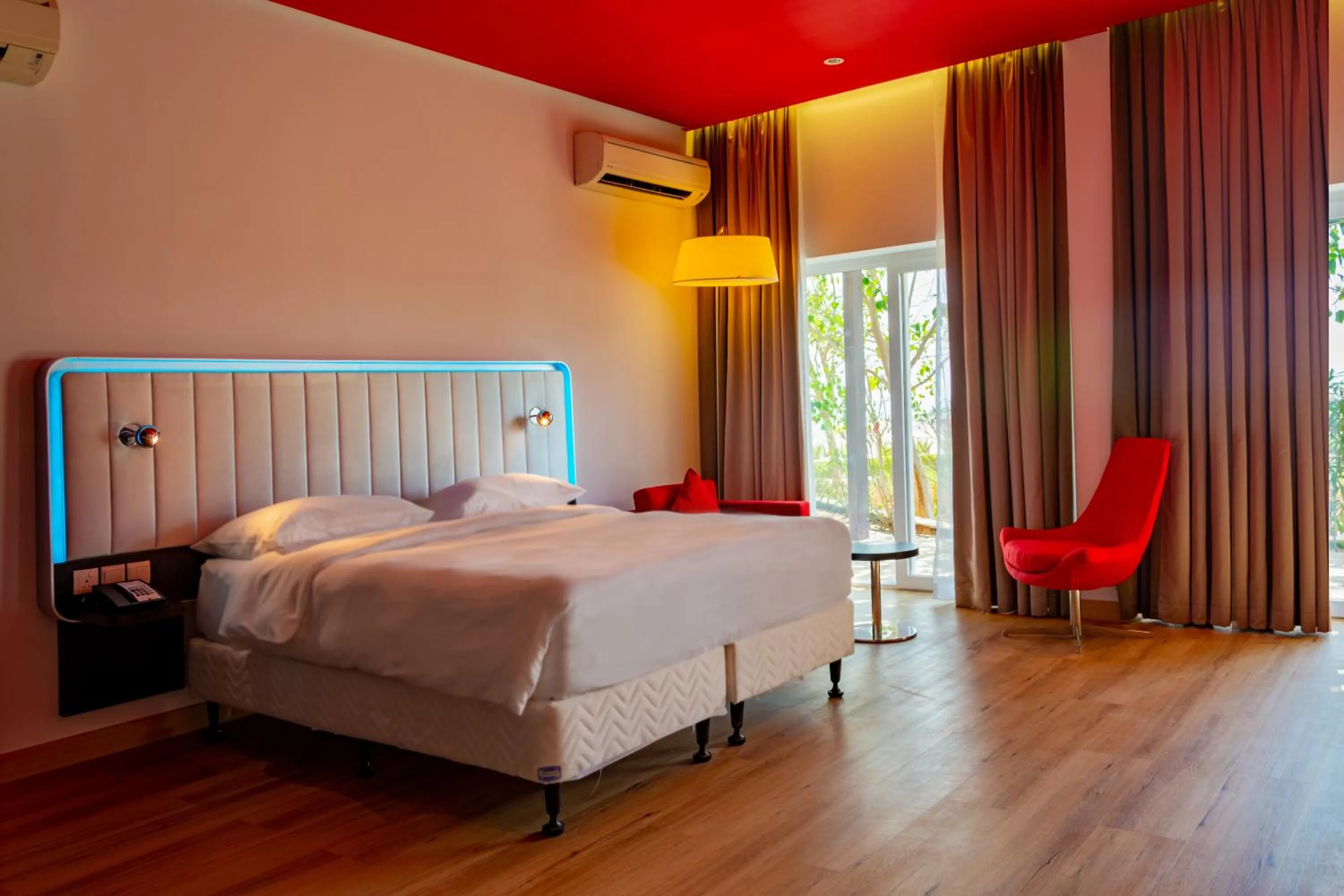 Sea view, Bed in Park Inn by Radisson Hotel and Residence Duqm