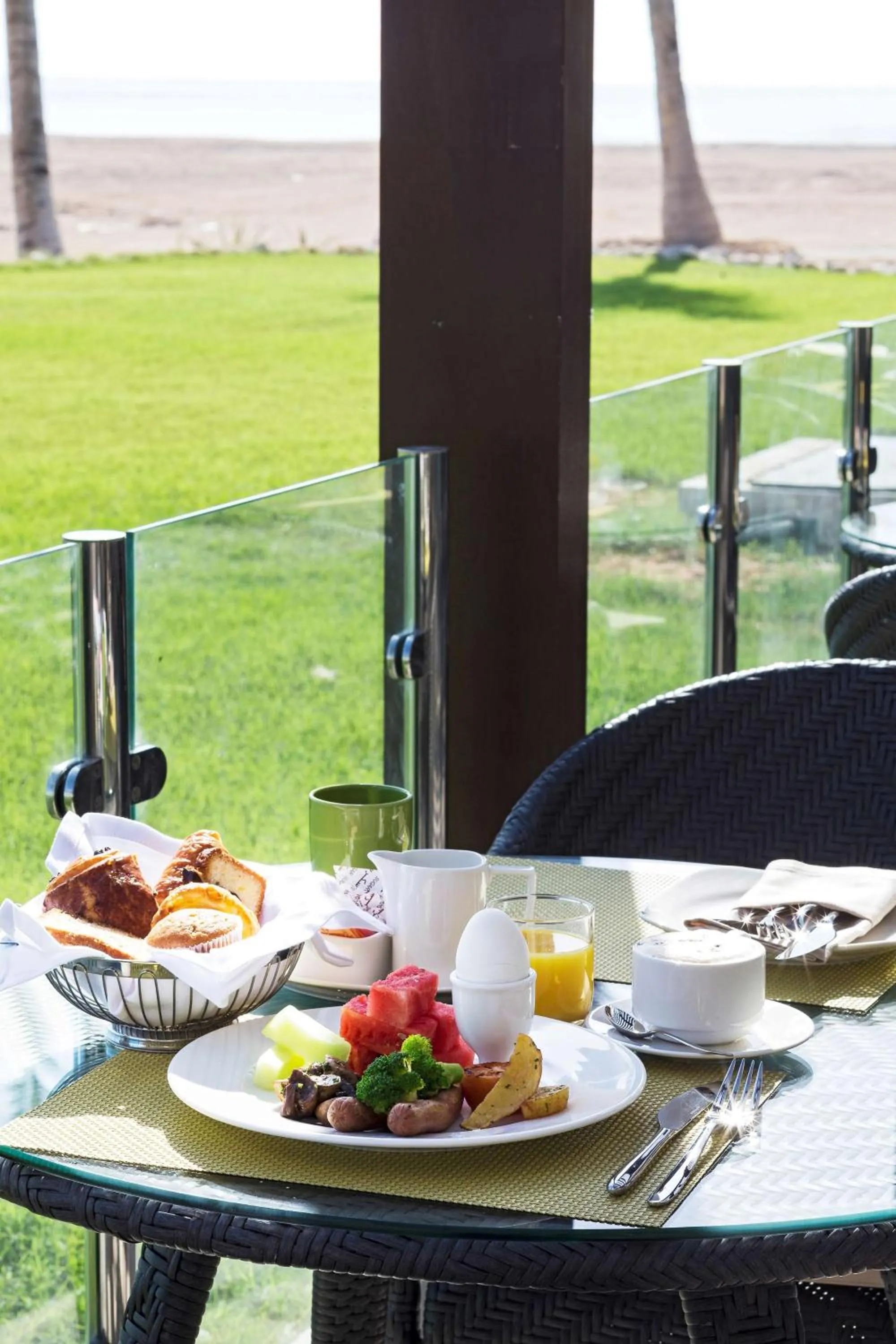 Food and drinks in Park Inn by Radisson Hotel and Residence Duqm