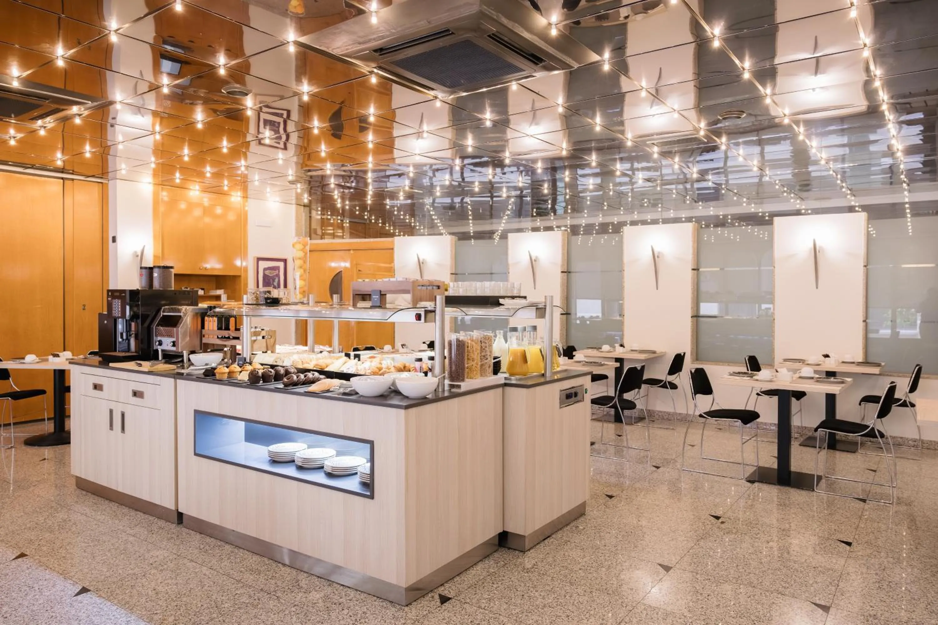 Buffet breakfast in Civis Jaime I