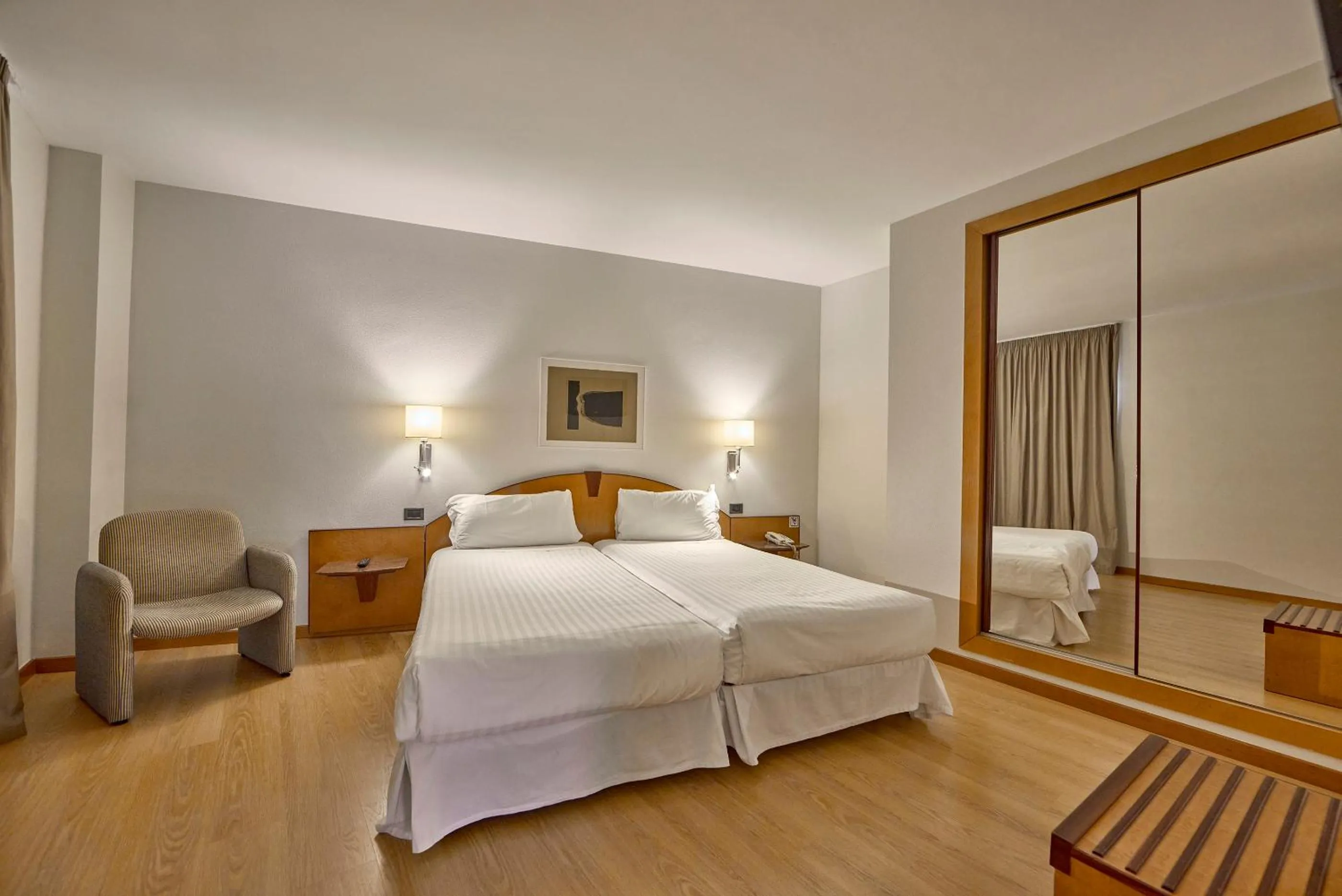 Photo of the whole room, Bed in Civis Jaime I