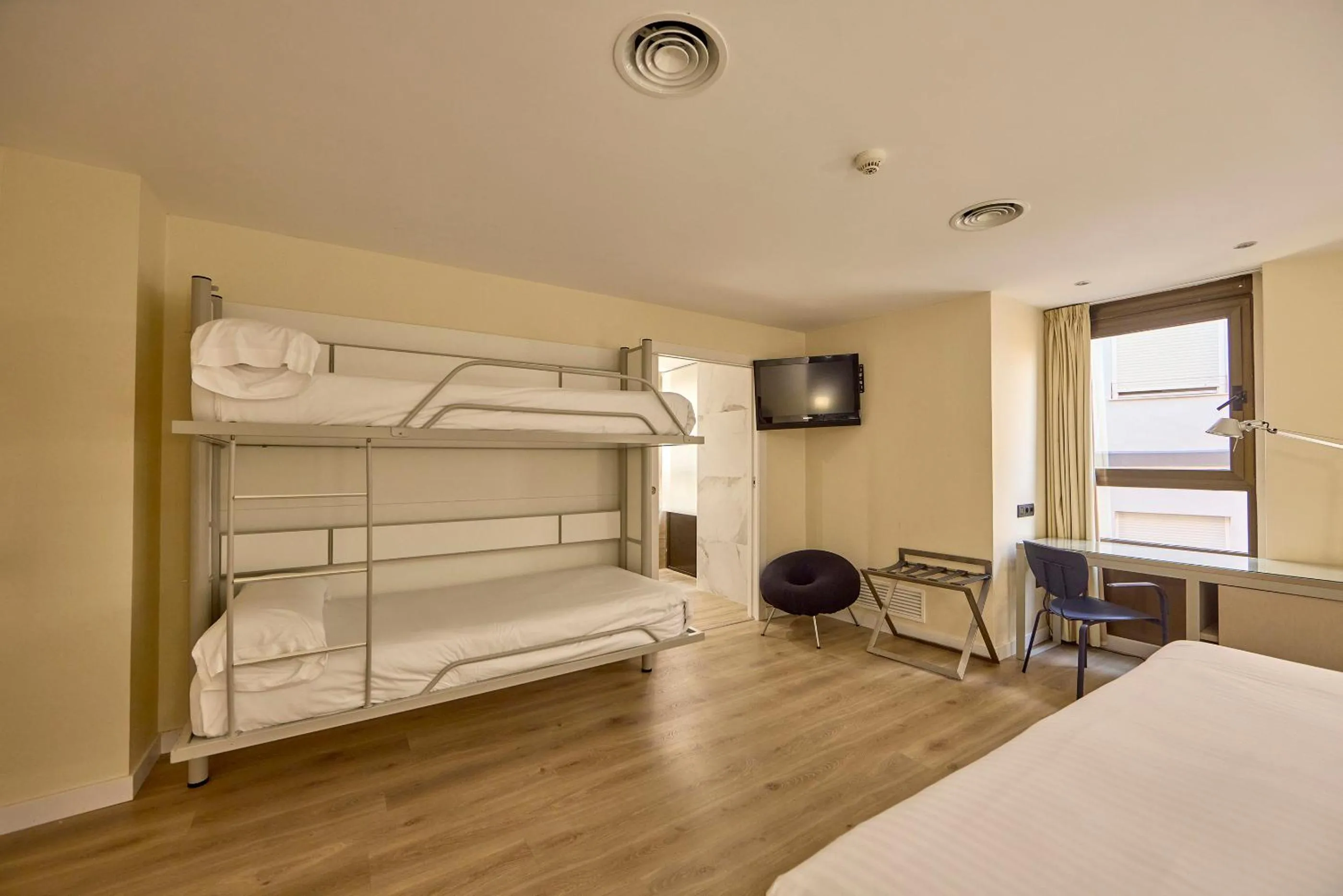 bunk bed, Bed in Civis Jaime I