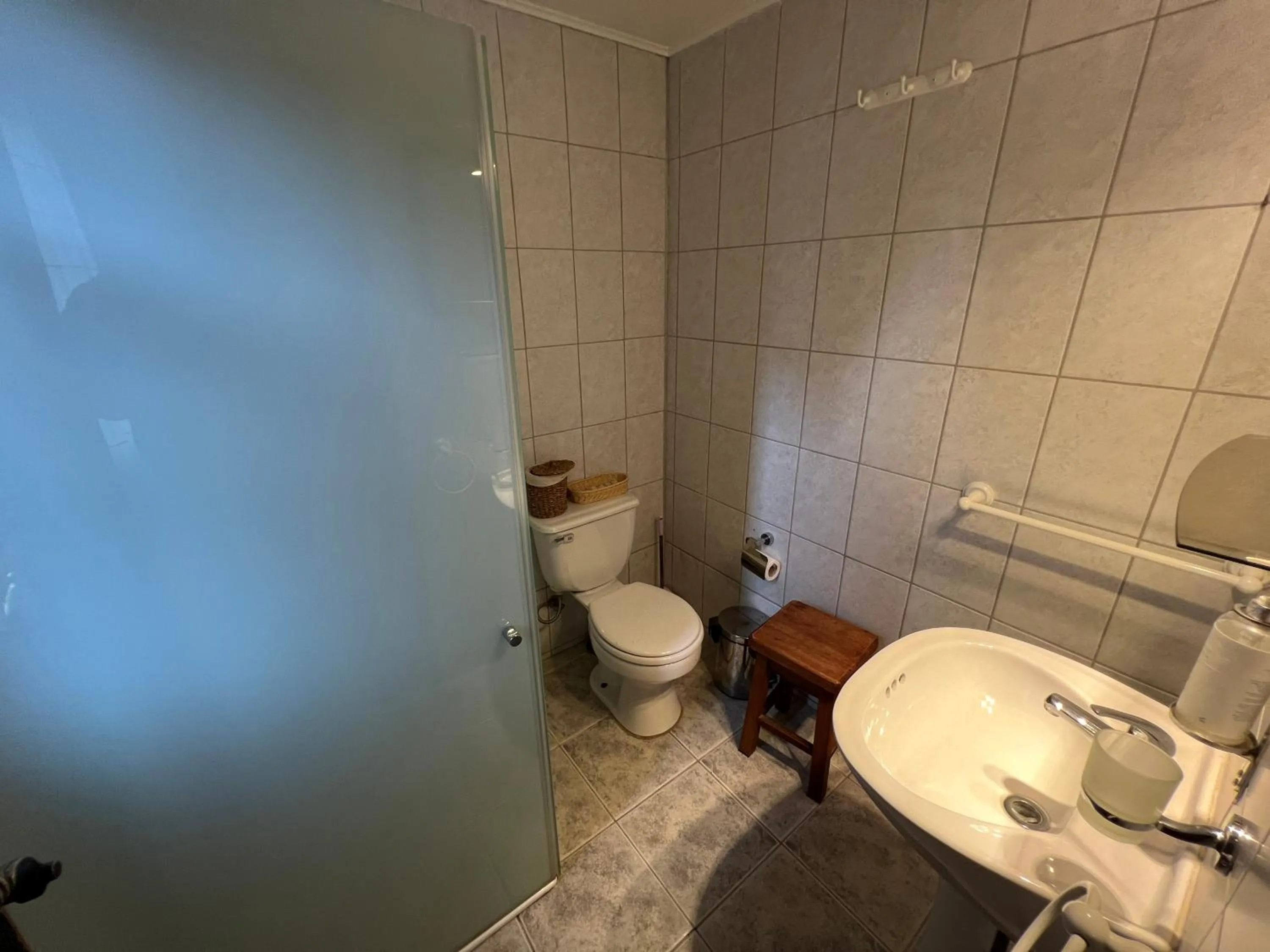 Bathroom in Green Baker Lodge