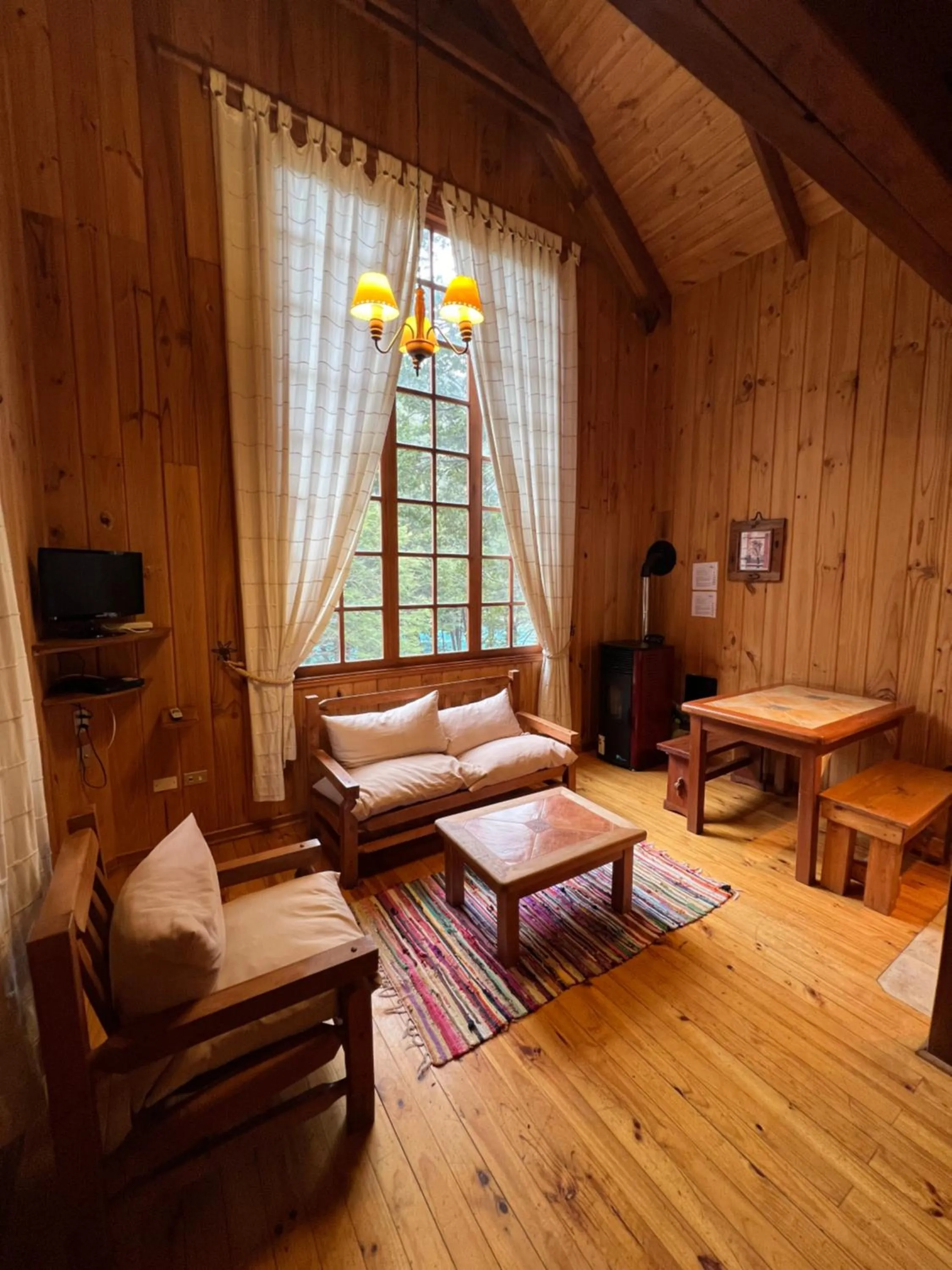 TV and multimedia in Green Baker Lodge