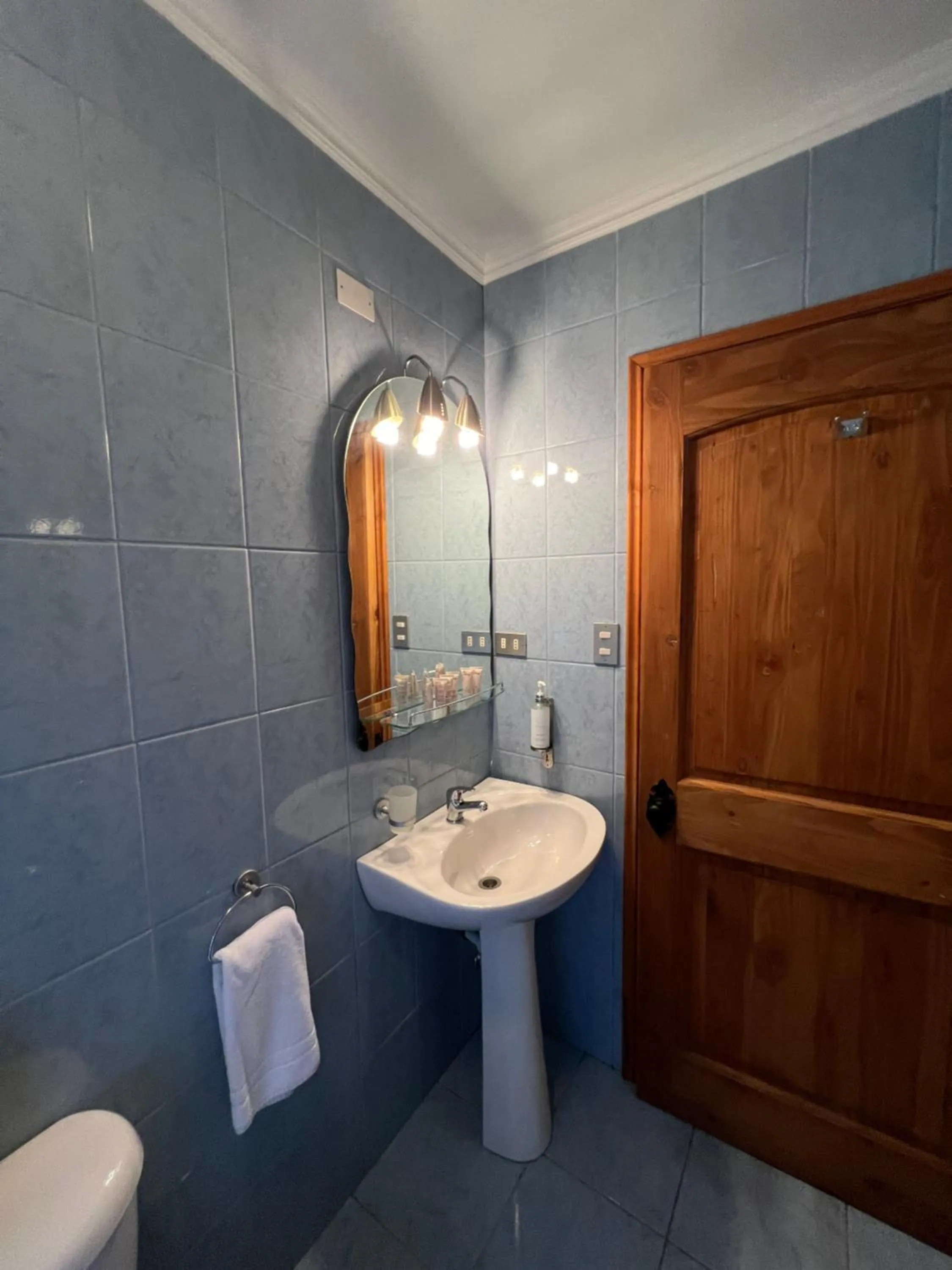Bathroom in Green Baker Lodge
